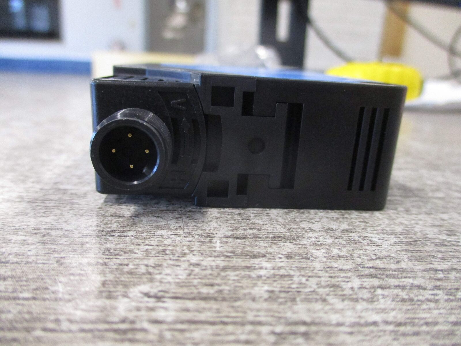 Sick Photoelectric Sensor WE280-2P2421 * No Box * New Surplus