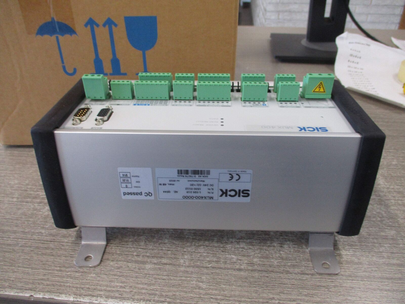 Sick MUX400-0000 Scanner Barcode Multiplexer 1 026 219 SW: V1.00 New Surplus