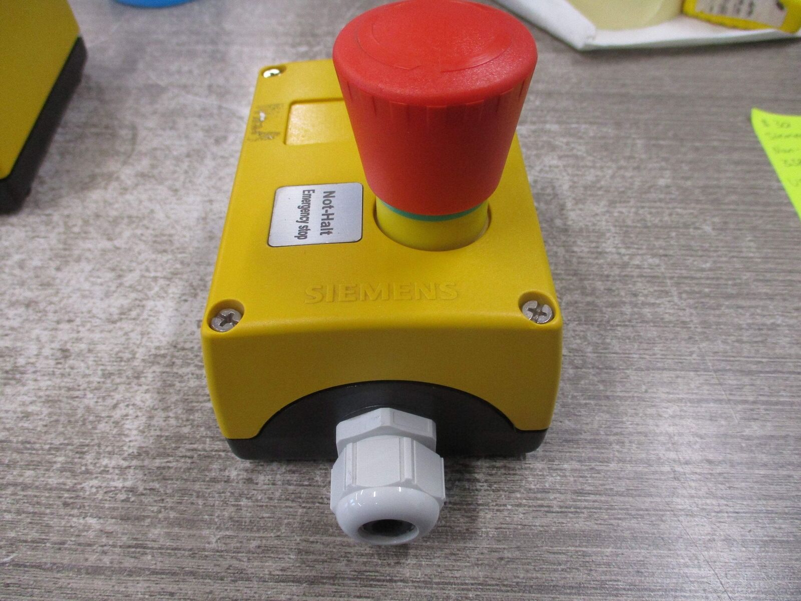 Siemens Non-Halt E-Stop Station 3SB3 802-0DU3 Used