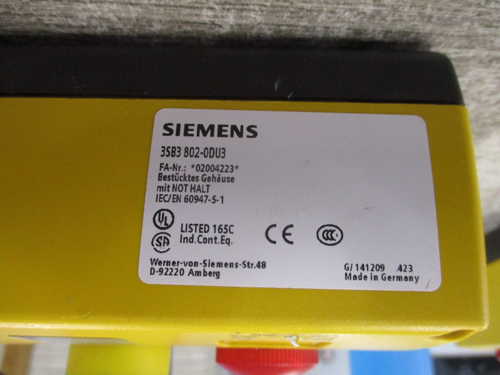 Siemens Non-Halt E-Stop Station 3SB3 802-0DU3 Used