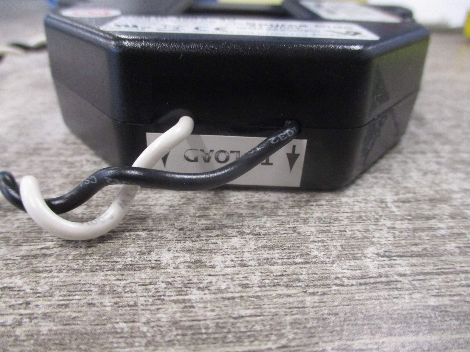 Veris Current Transducer H6810-300A-.3V Ratio 300A:0.333V FS 600V 50/60Hz Used