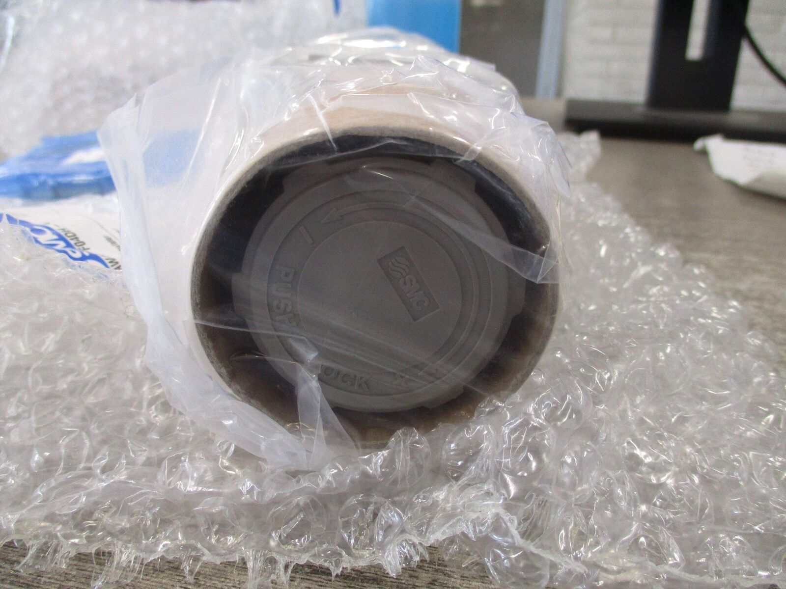 SMC Filter/Regulator AW40-F04DH-A * No Box * New Surplus