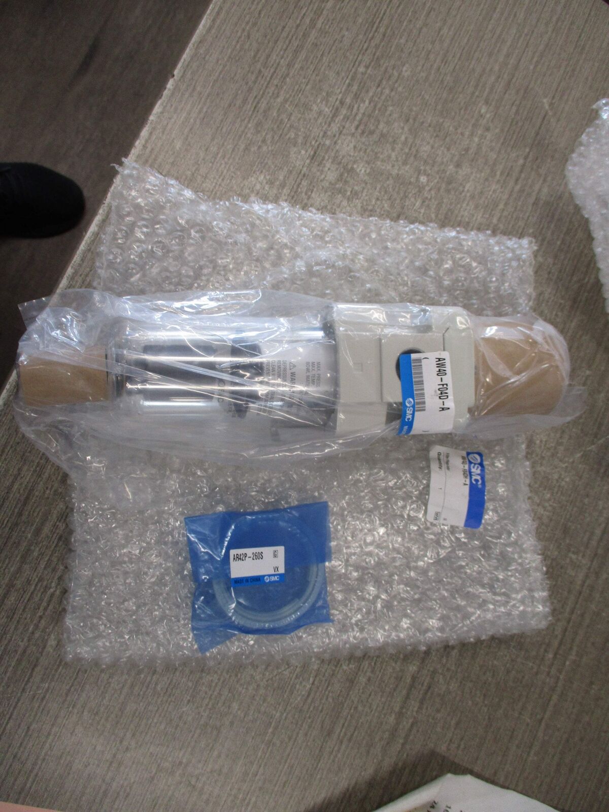 SMC Filter/Regulator AW40-F04DH-A * No Box * New Surplus