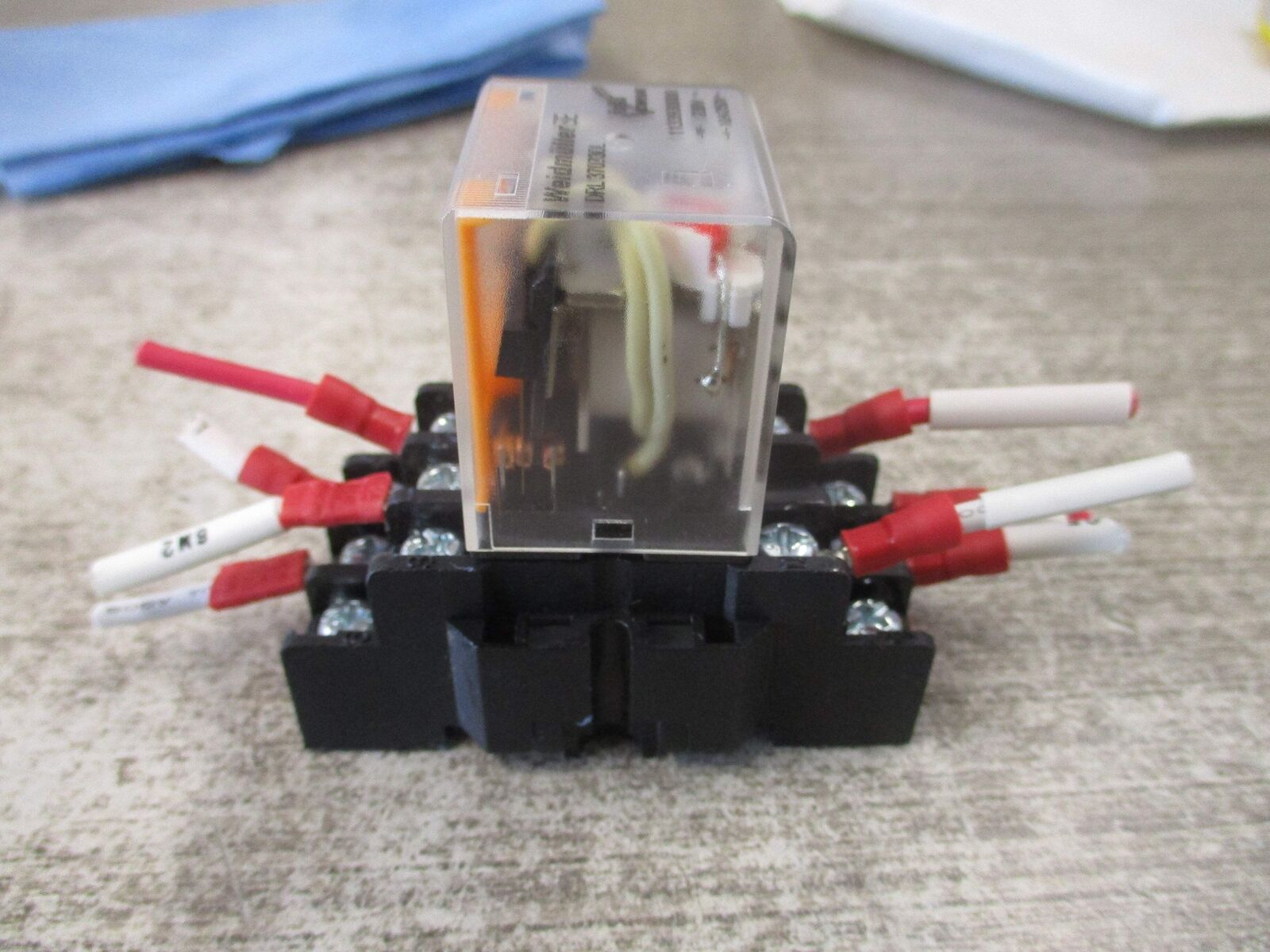 Weidmuller DRL 370730L Relay 1133930000 230V Coil W/Base Used