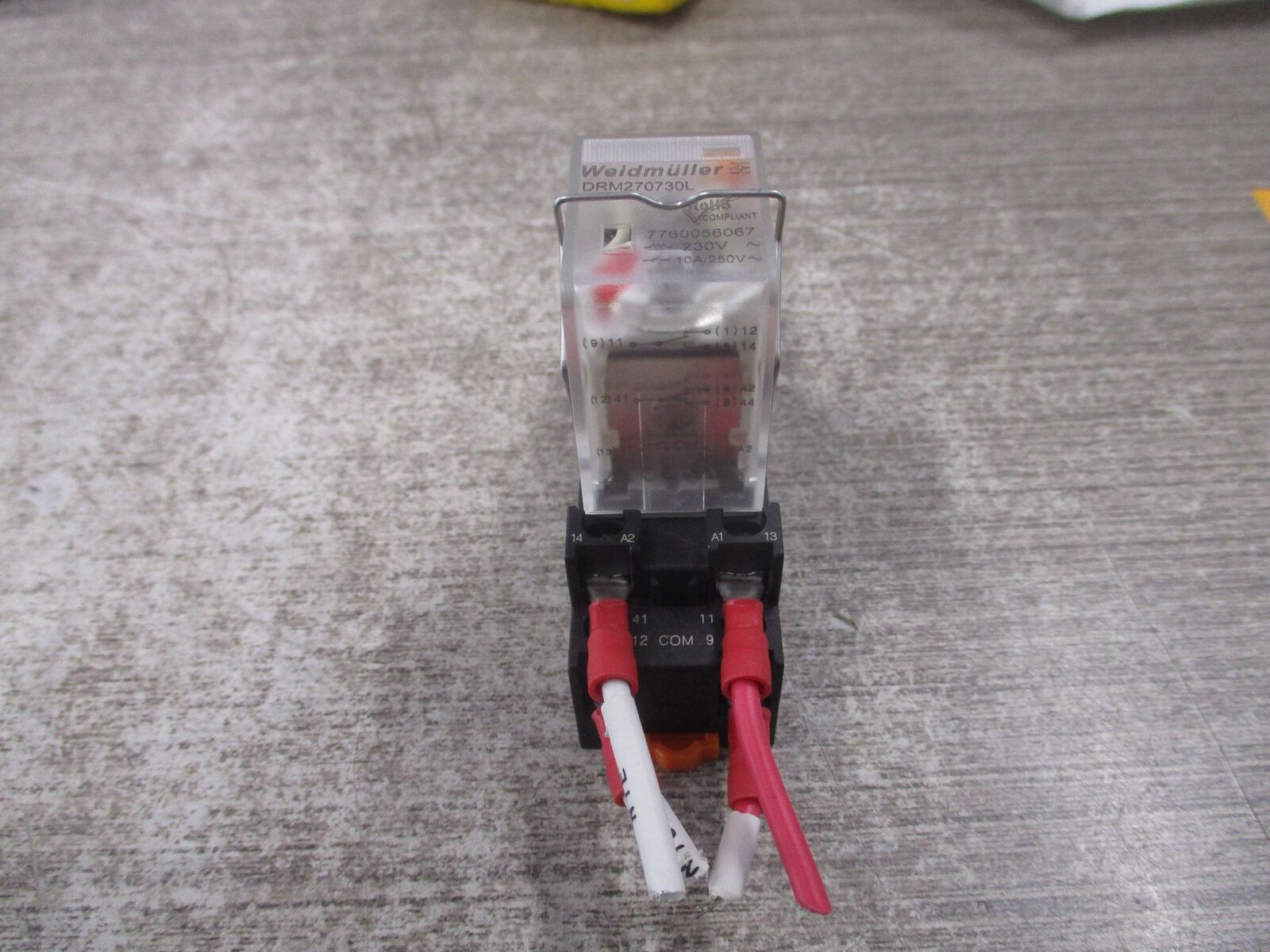 Weidmuller DRM270730L Relay 7760056067 230V Coil W/Base Used