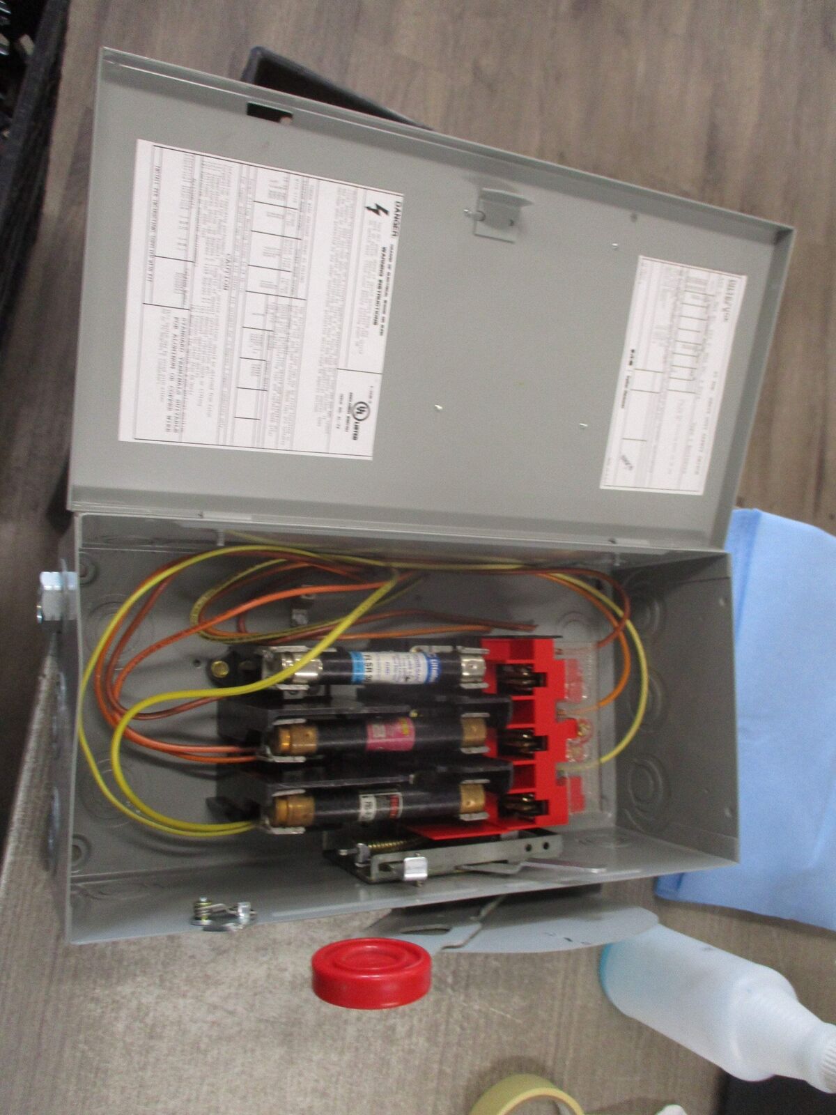 Eaton Fusible Safety Switch/Disconnect DH362UGK Ser. B 60A 600V 3P Used