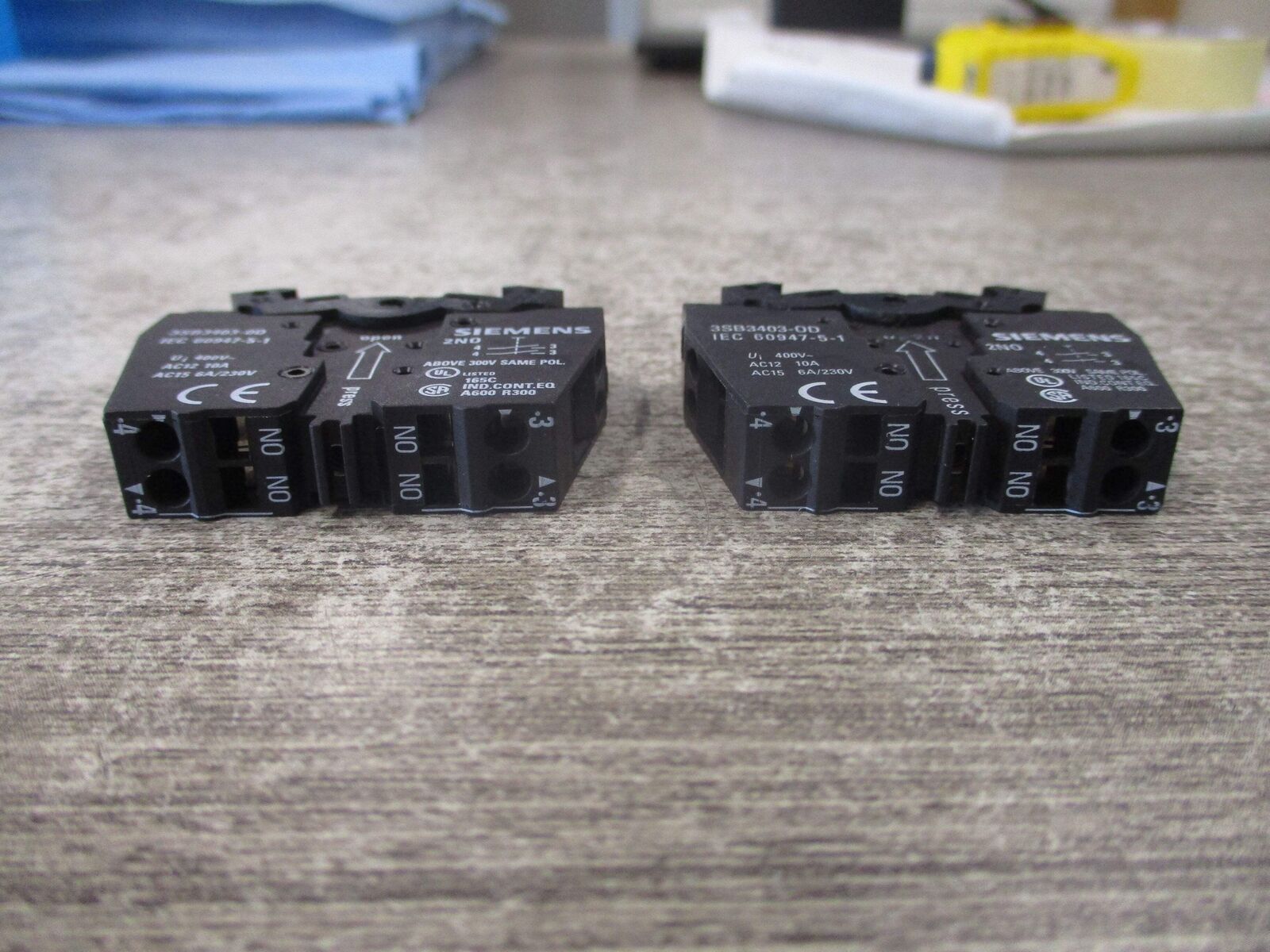 Siemens Actuator Contact Block 3SB3403-OD *Lot of 2* Used