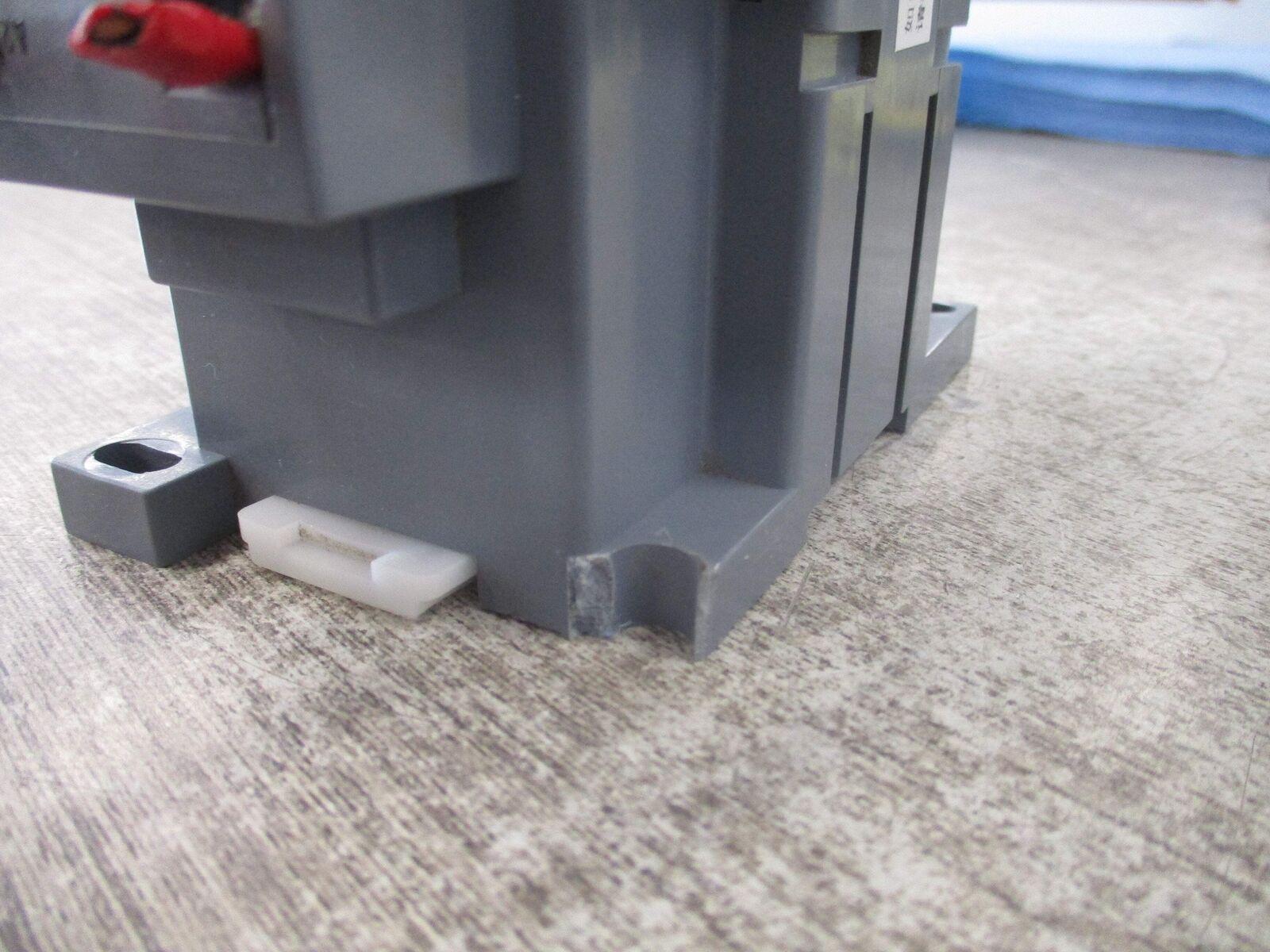MEC Contactor GMC-50 220V Coil w/ Aux Contact * Broken Mount * Used