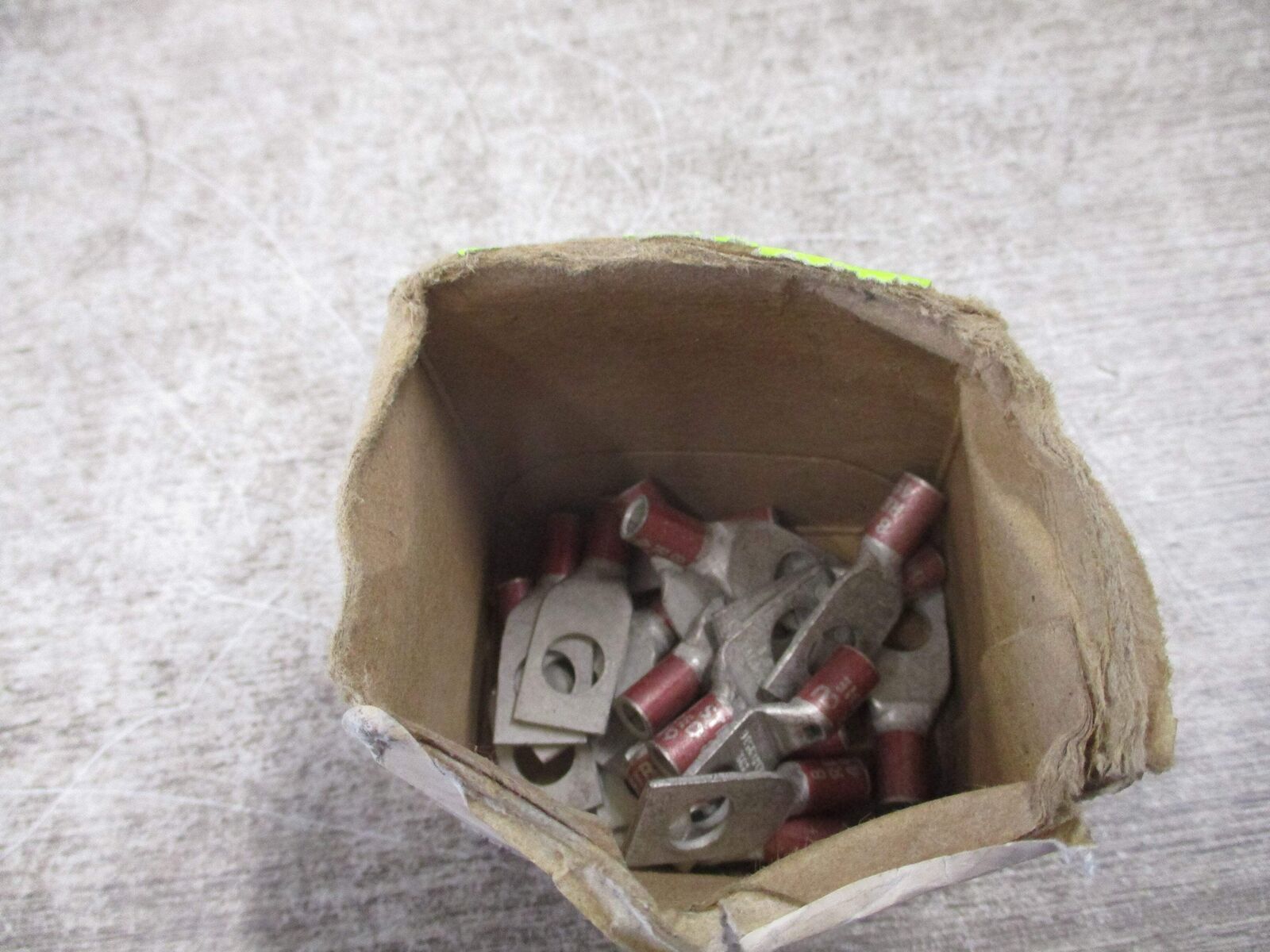 Burndy Hylug Crimp Lug YAL8CT516 * Box of 17 * New Surplus