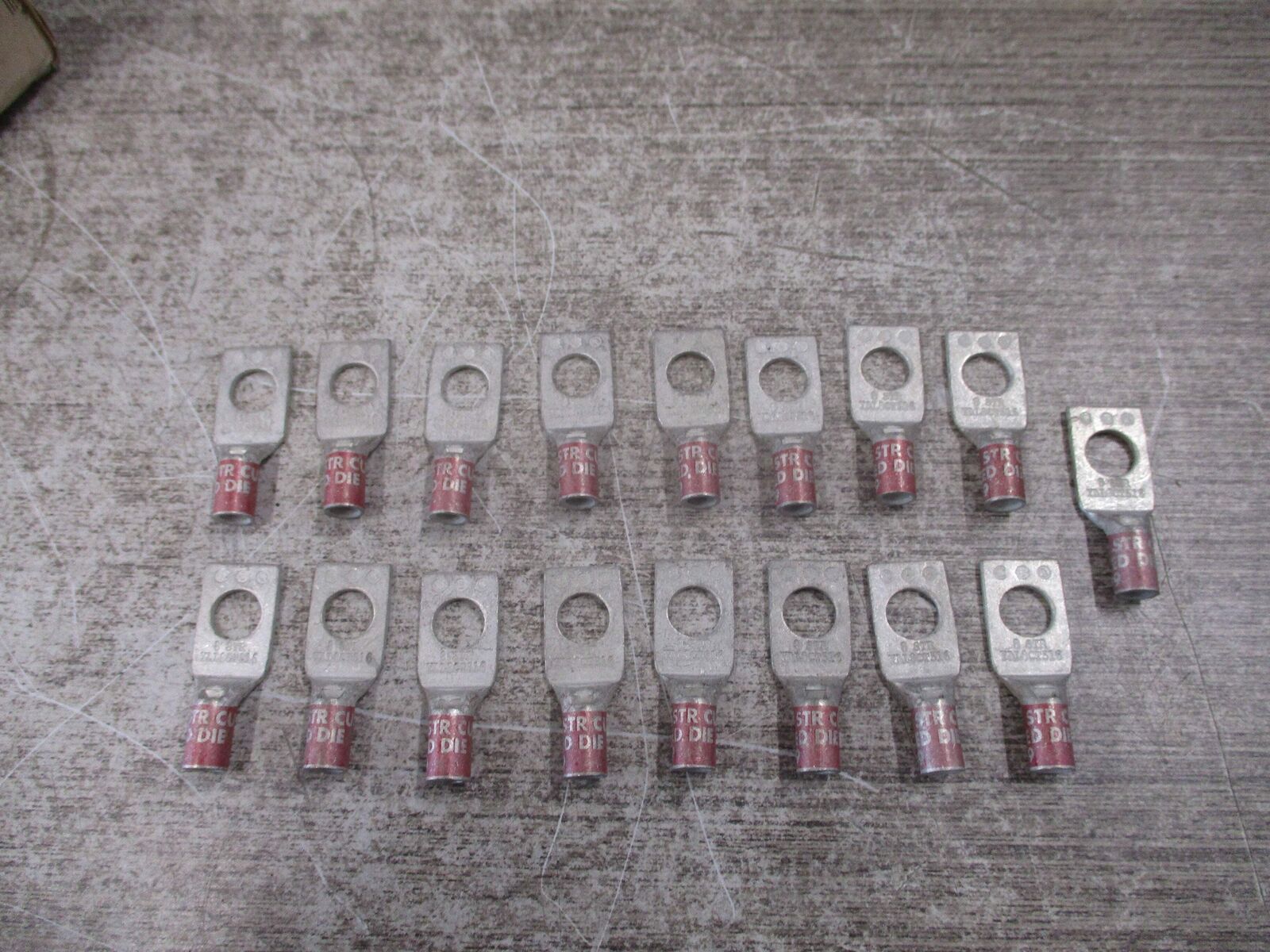 Burndy Hylug Crimp Lug YAL8CT516 * Box of 17 * New Surplus