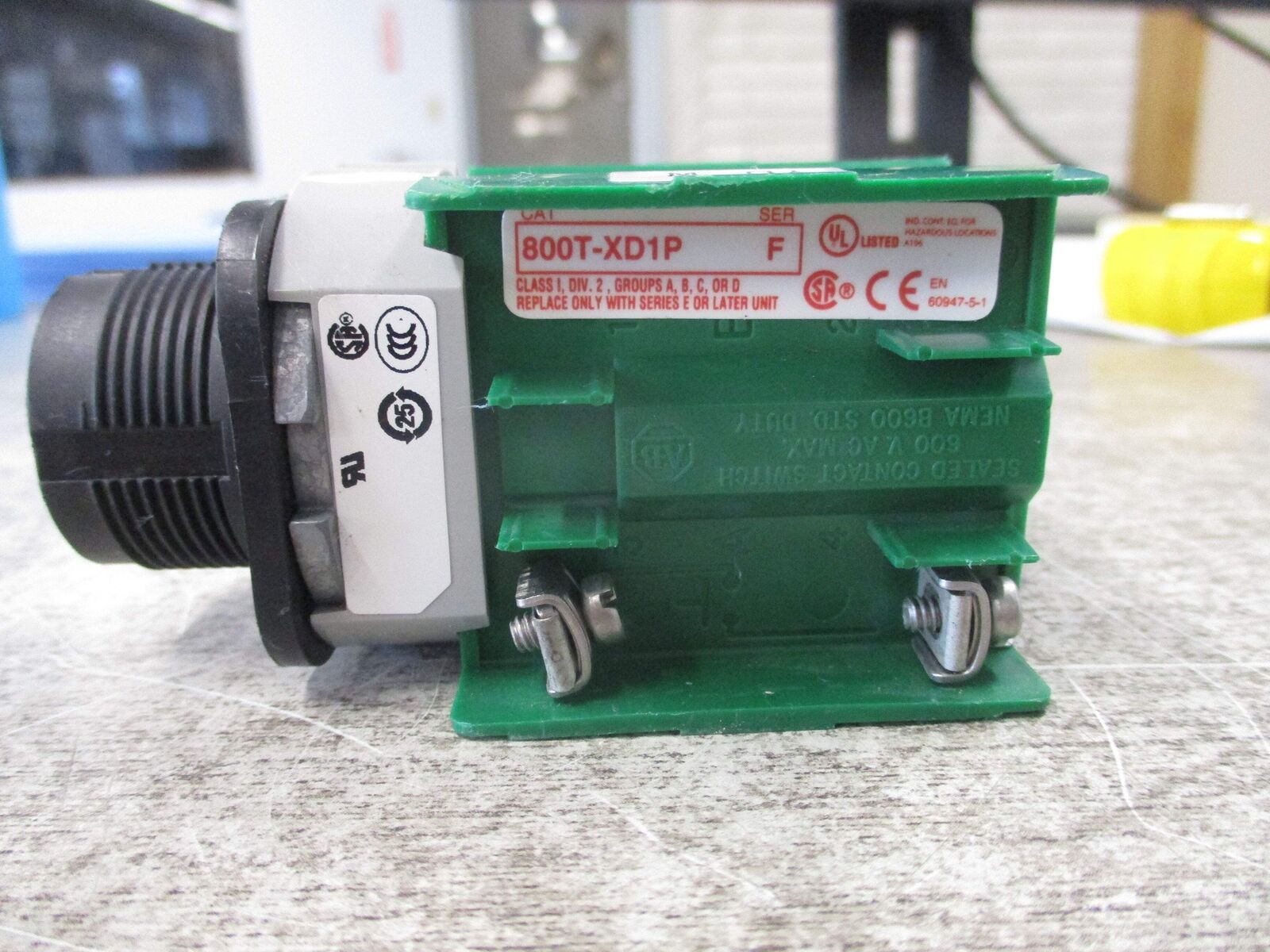 Allen-Bradley Selector Switch Unit 800H-HR2 Ser. F 2-Position Type 4, 4X, 13 Use