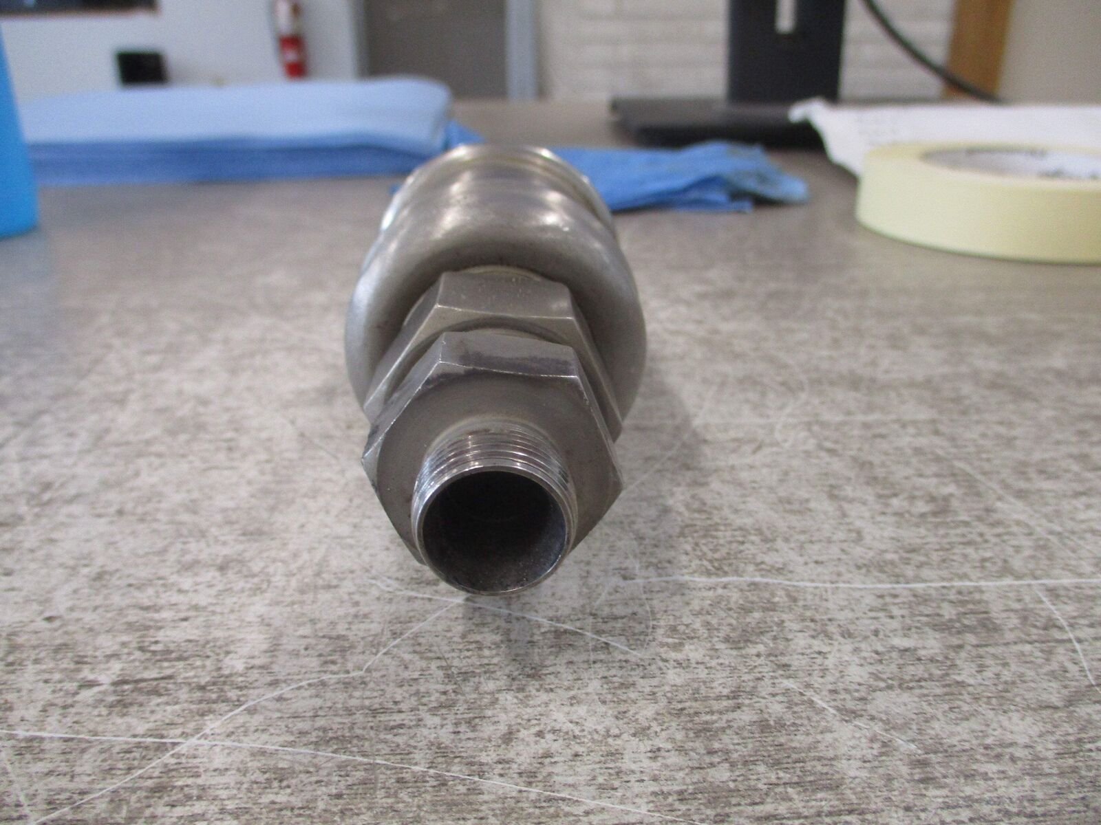Swagelok Stainless Steel Quick Connect Fitting QT8--316 Used