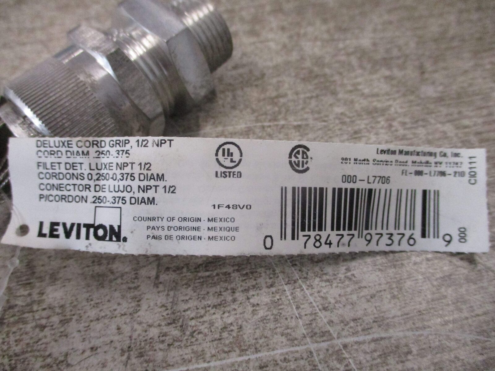 Leviton Deluxe Cord Grip L7706 1/2 NPT New Surplus