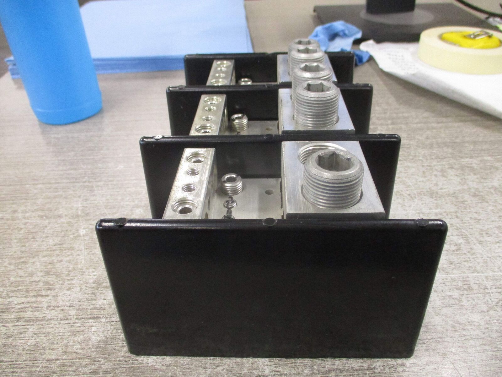 Buss Power Distribution Block 16528-3 840A 600V 3P Used