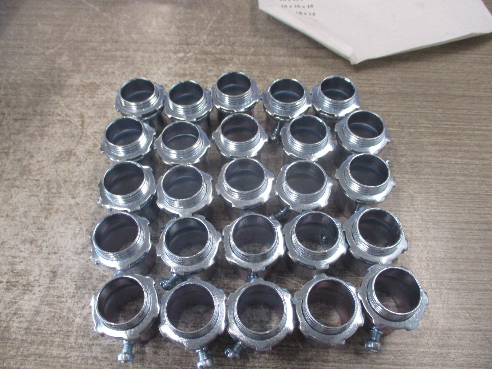 Bridgeport Set - Screw EMT Connector 231 3/4" * Lot of 125 * New Surplus