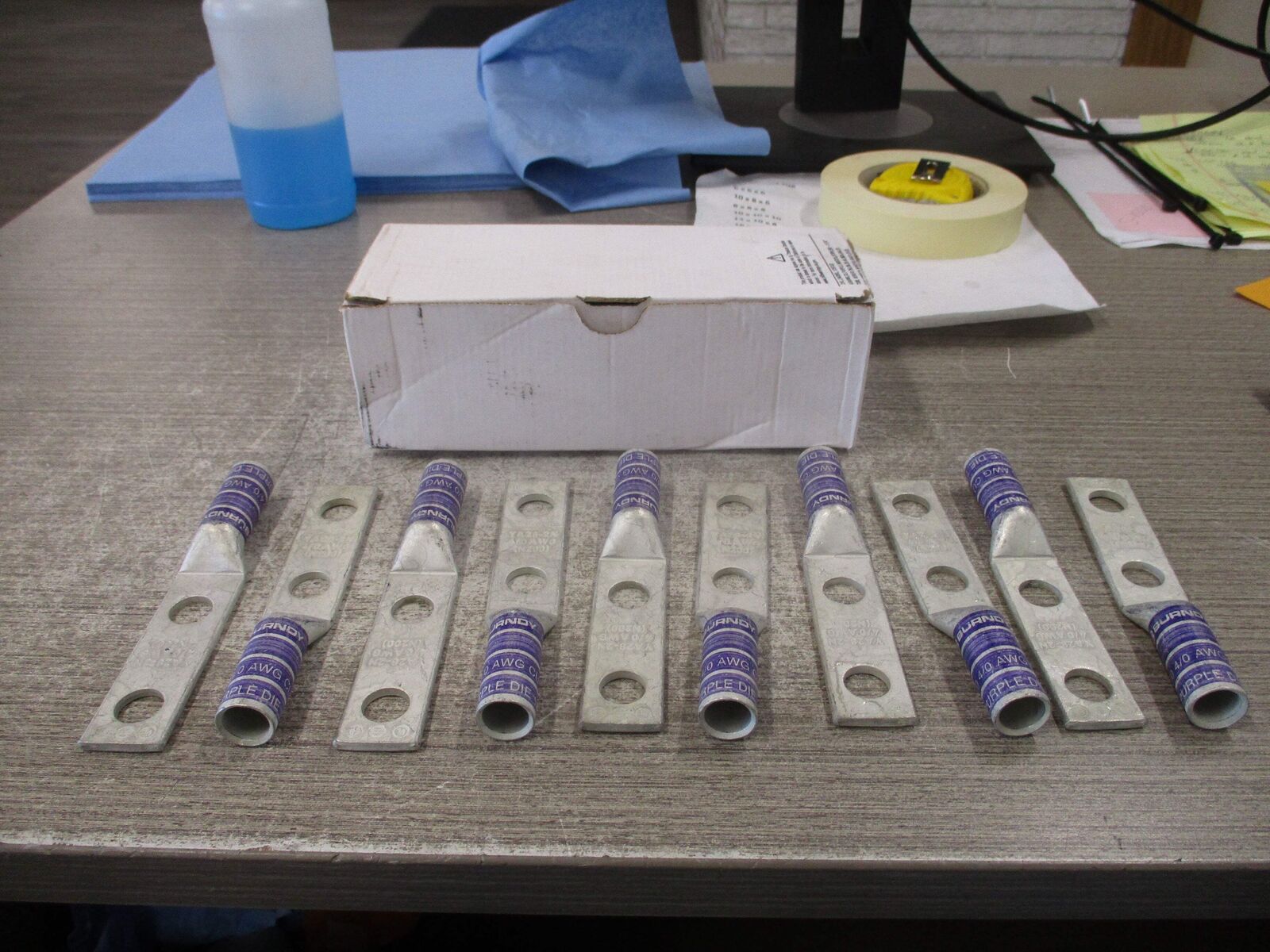 Burndy Hylug Crimp Lug YA282N 2-Hole 4/0 * Box of 10 * New Surplus