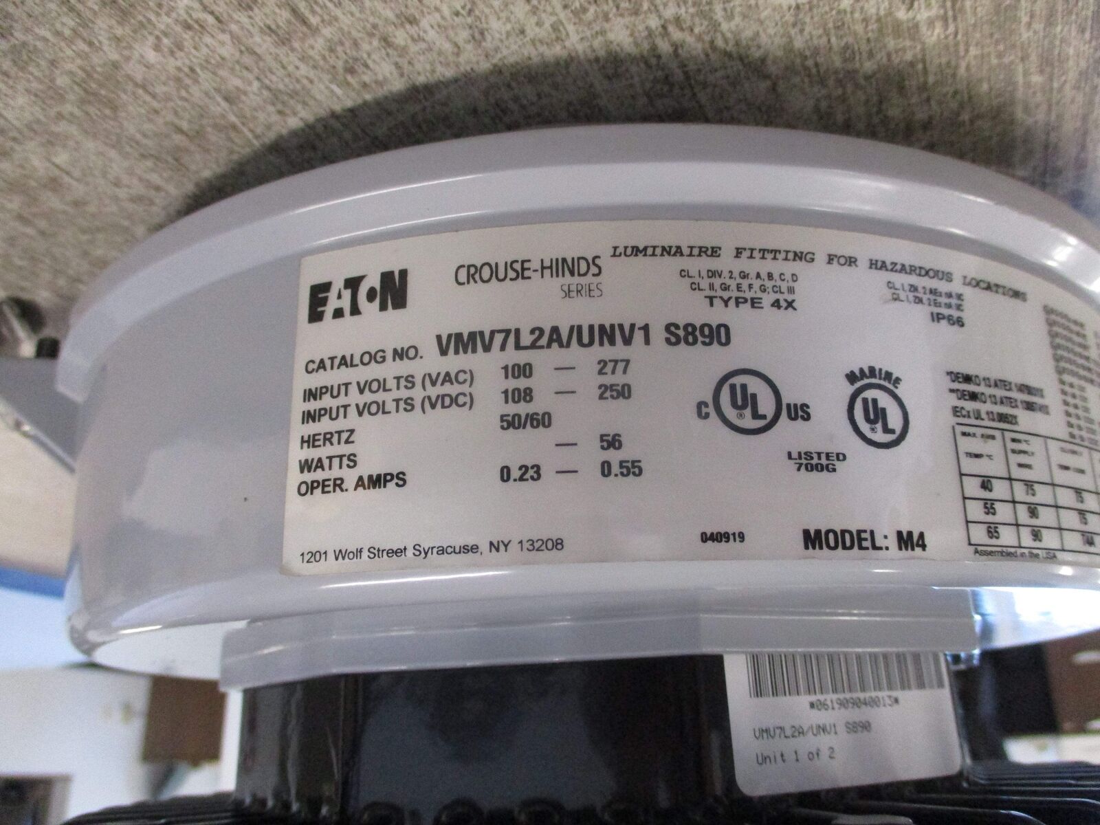 Eaton Crouse-Hinds Series Luminaire Fitting VMV7L2A/UNV1 S890 100-277V 50/60Hz 5