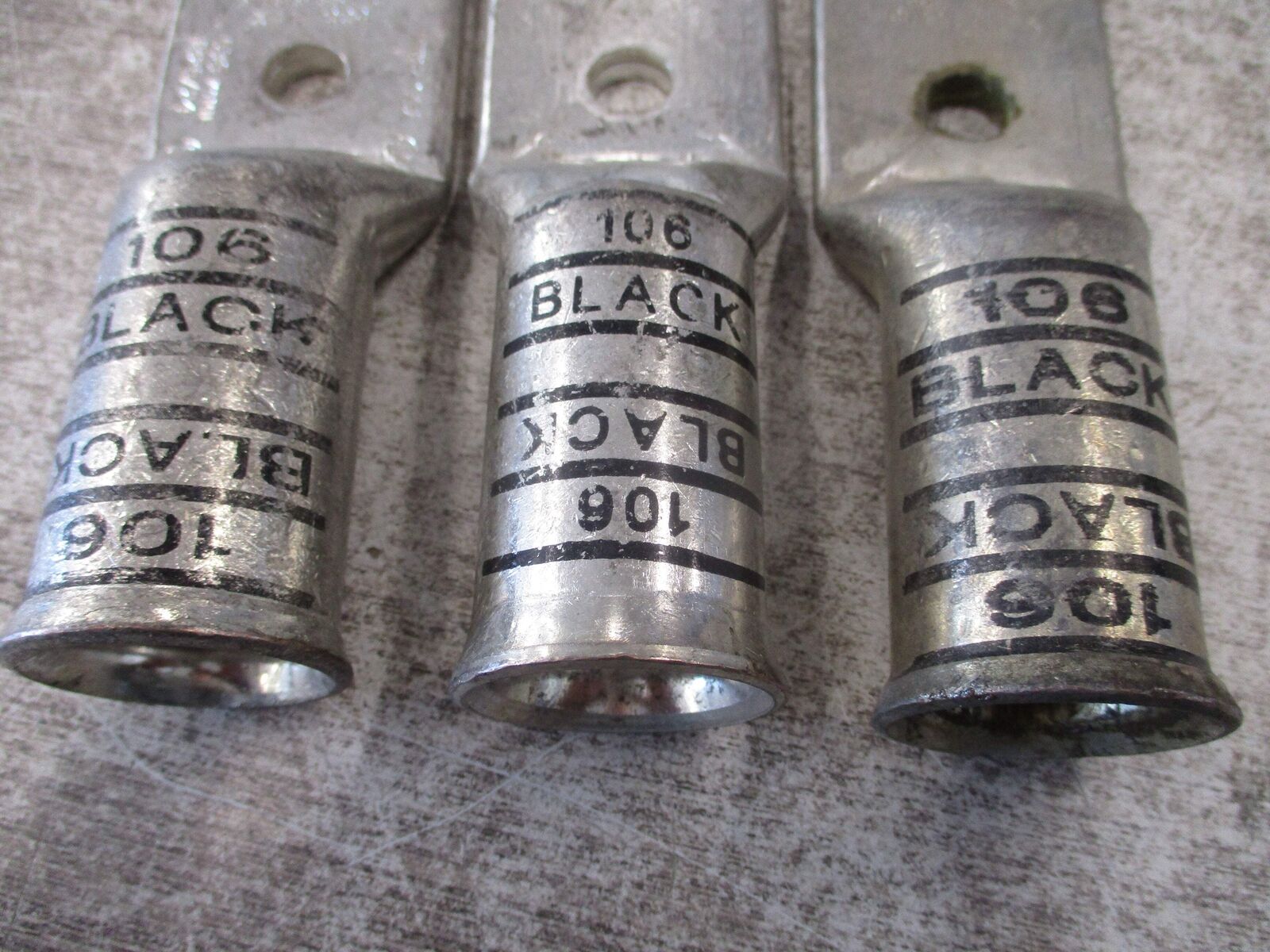 Thomas & Betts Compression Lug 1325/24 Black 106 2-Hole *Lot of 3* *No Box* New