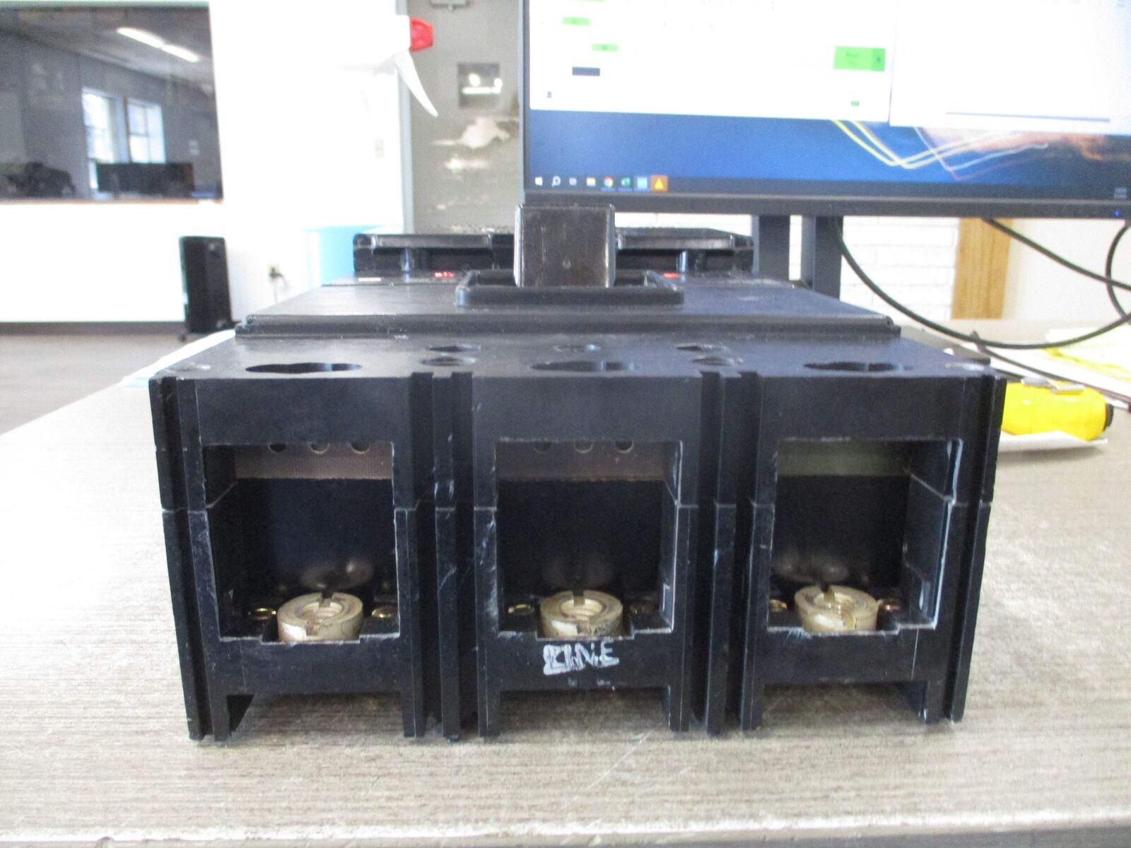 Westinghouse Tri-Pac Circuit Breaker LA3400PRF 100A Trip 600V 3P Used