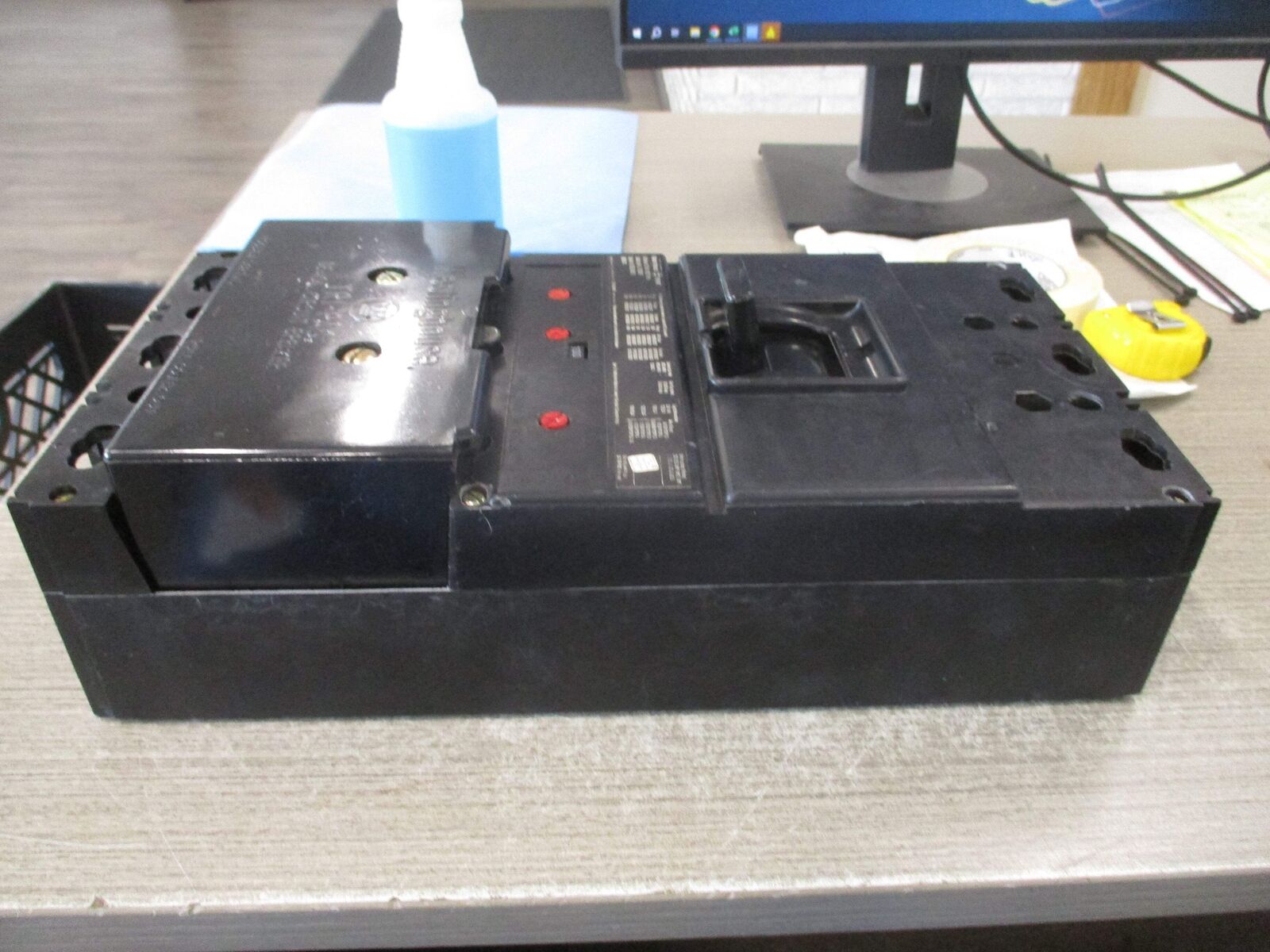 Westinghouse Tri-Pac Circuit Breaker LA3400PRF 100A Trip 600V 3P Used