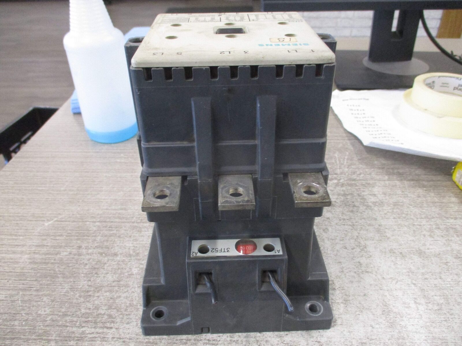 Siemens Contactor 3TF52 Size 4 135A 600V 460V Coil Used