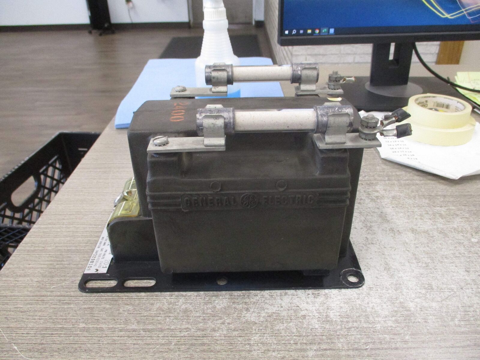 GE Type JVM-3 Potential Transformer 763X21G40 Pri: 2400V Ratio 20:1 50-60Hz Used
