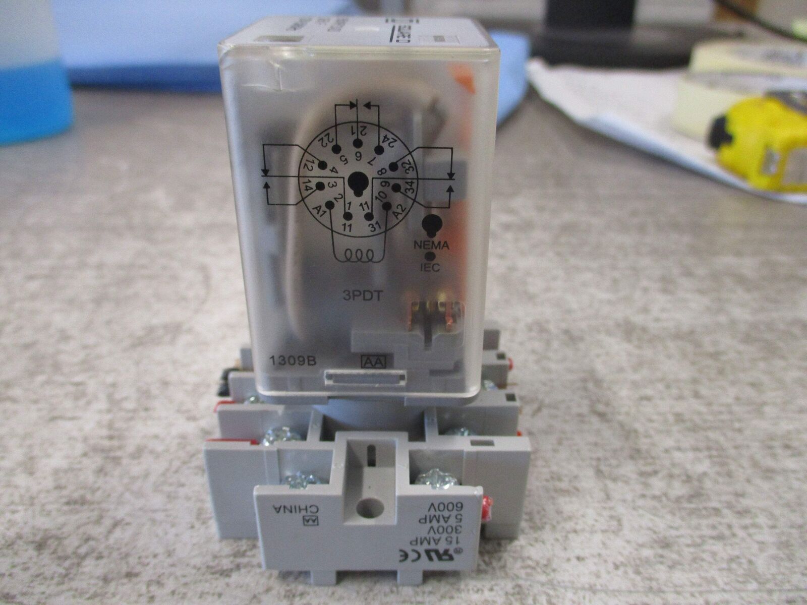 Square D Relay 8501KP13V20 Ser. F 120V coil W/Base Used