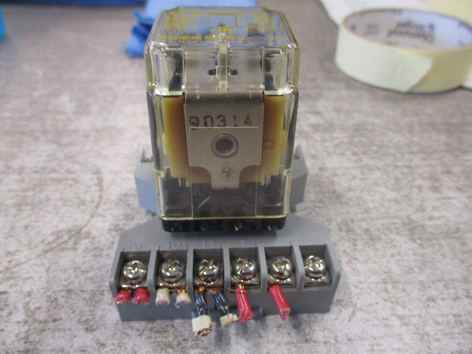 Square D Relay 8501 KP13V20 Ser. D 120V coil W/Base Used