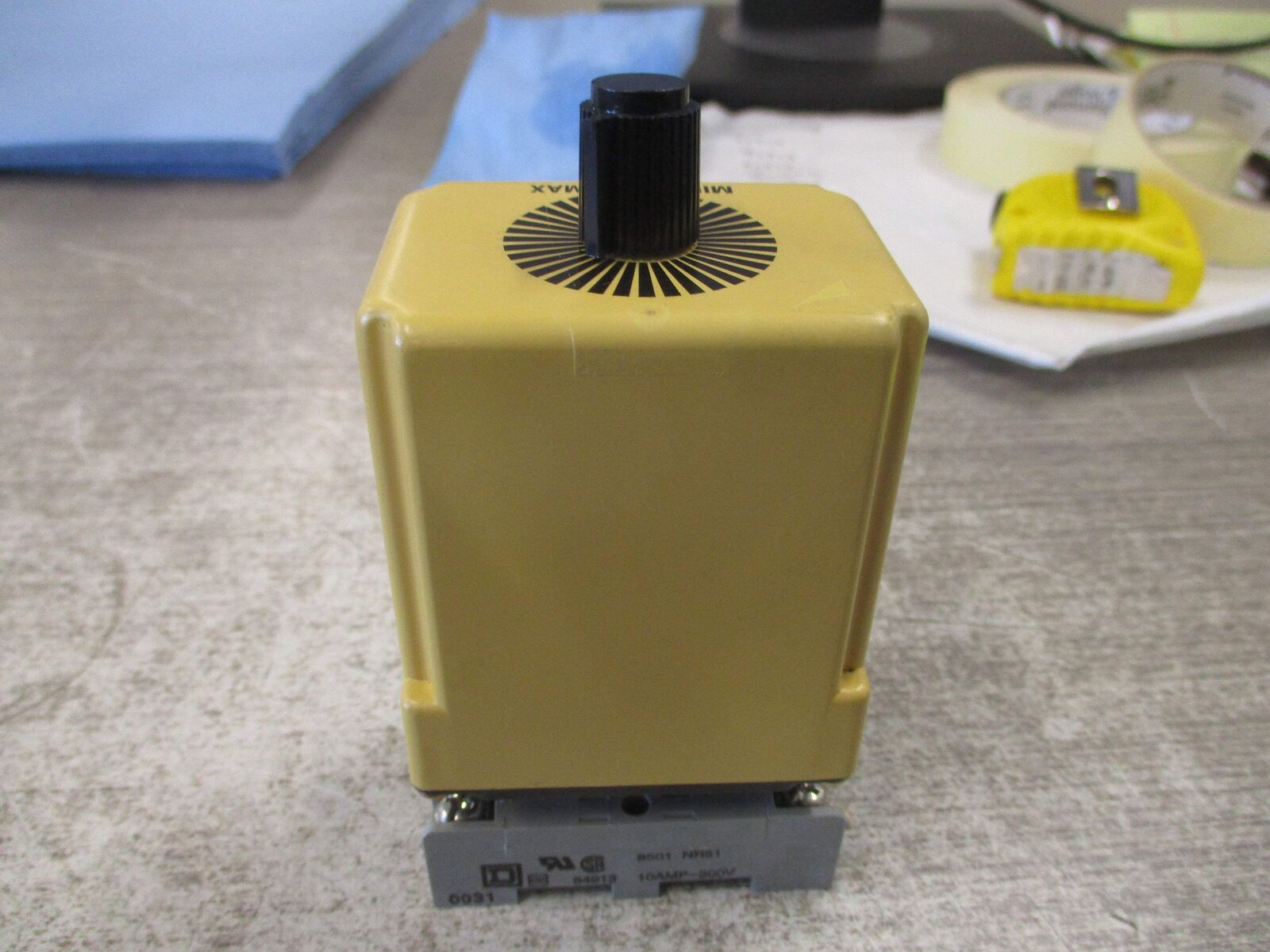 Square D Electrical Timing Relay 9050 JCK15V20 Ser. B Range: 1.8-180 Sec W/Base