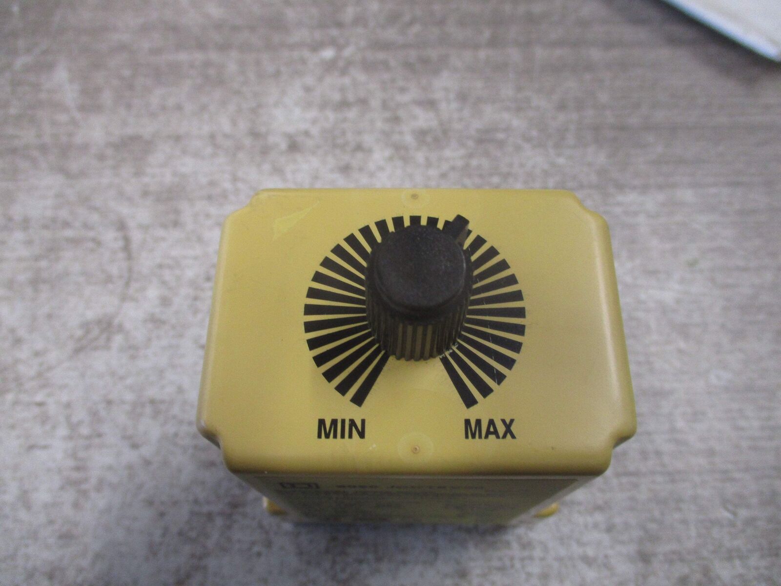 Square D Electrical Timing Relay 9050 JCK15V20 Ser. B Range: 1.8-180 Sec W/Base