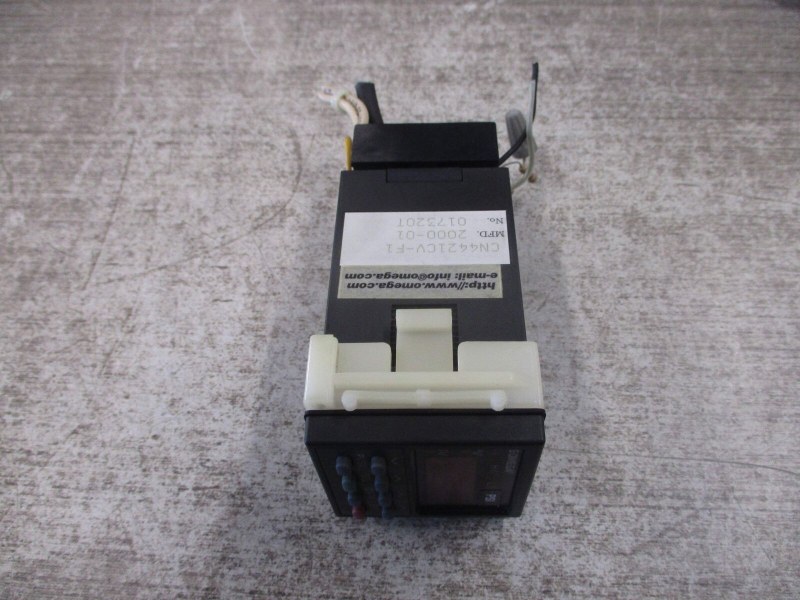 Omega Temperature Controller CN4421CV-F1 *Cracked Cover* Used