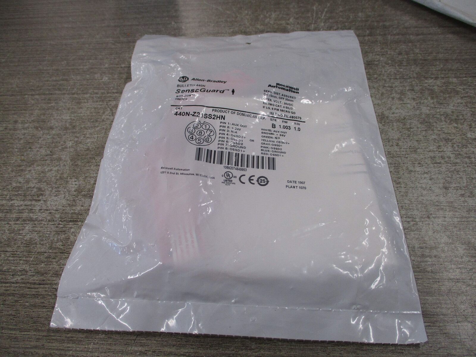 Allen-Bradley SensaGuard Non-Contact Switch 440N-Z21SS2HN Ser. B F/W 1.003 H/W 1