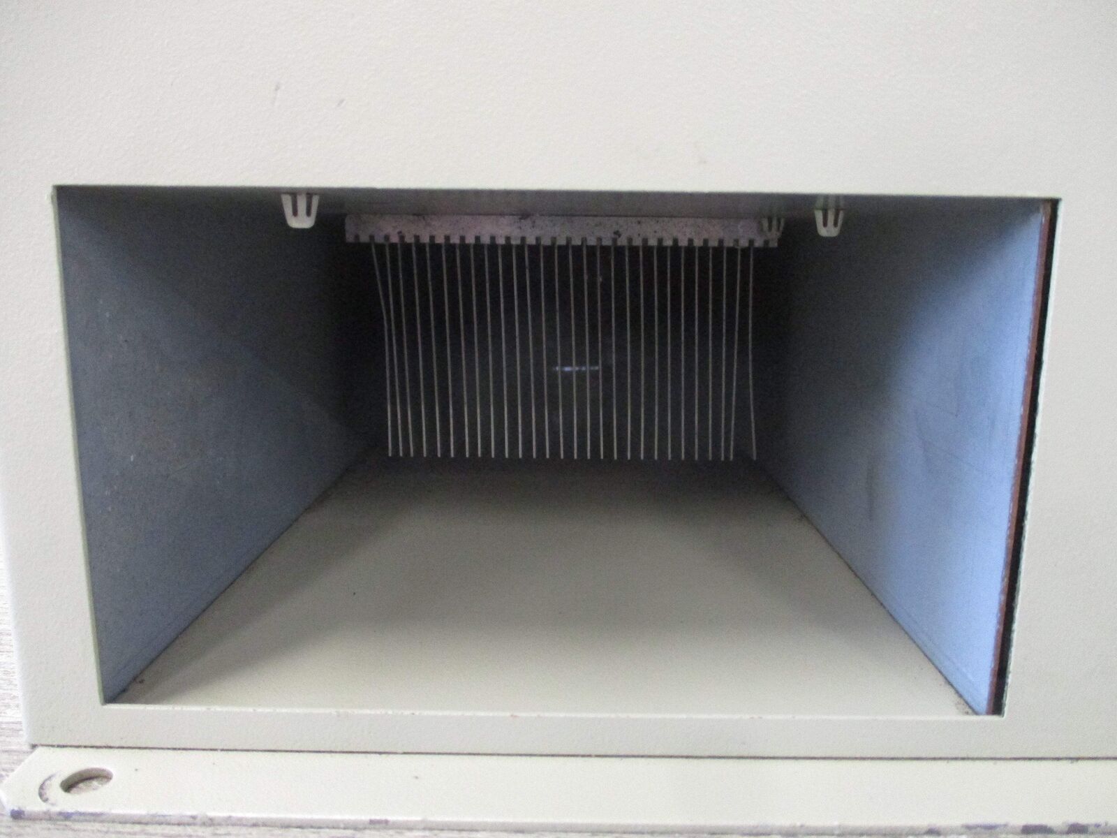 Toshiba E3 AC Drive HK30AA033 10HP 3Ph Input: 208/230V 32A 3P 50/60Hz Output: 20