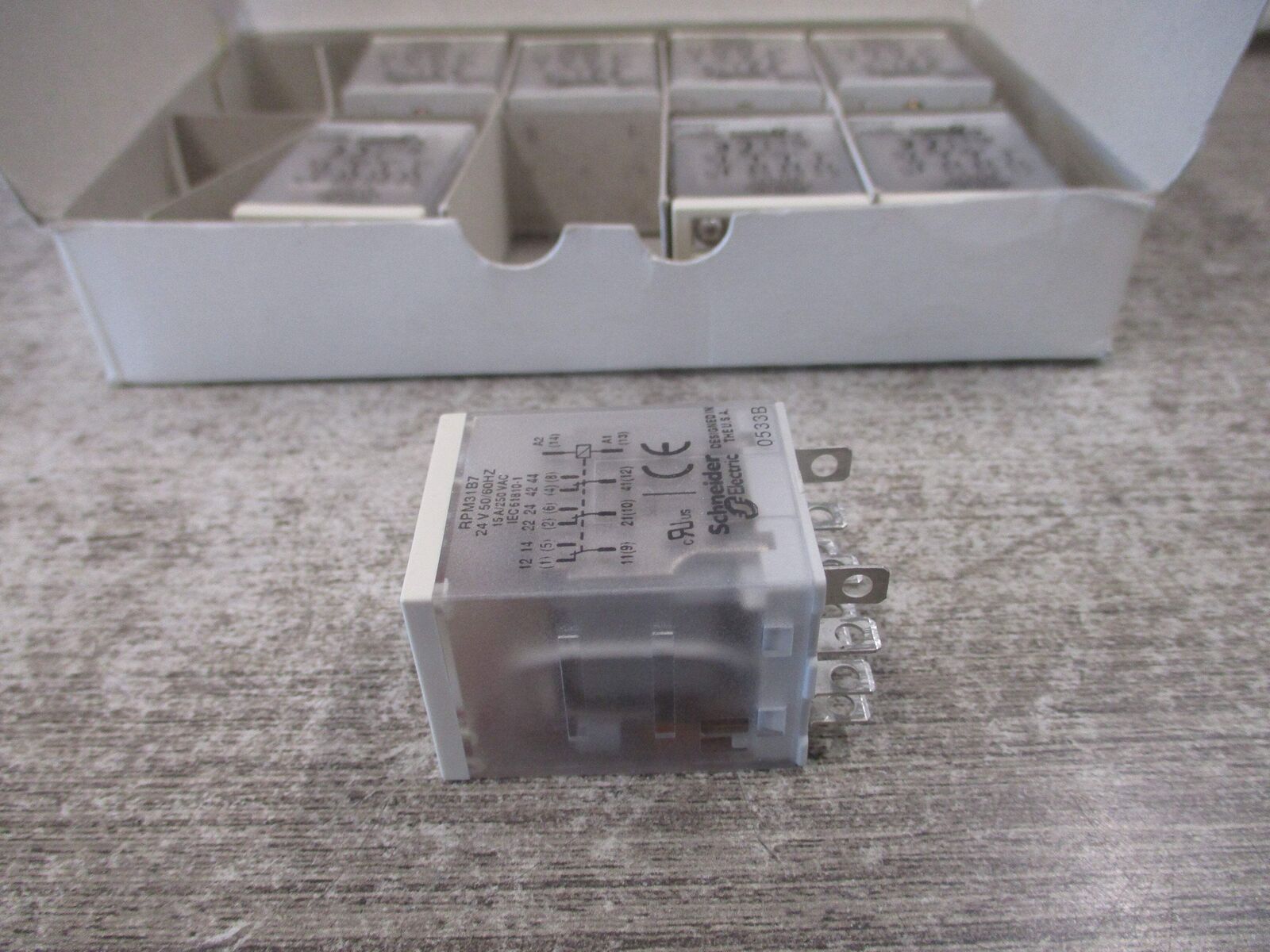 Telemecanique Relay RPM31B7 24V * Box of 8* New Surplus