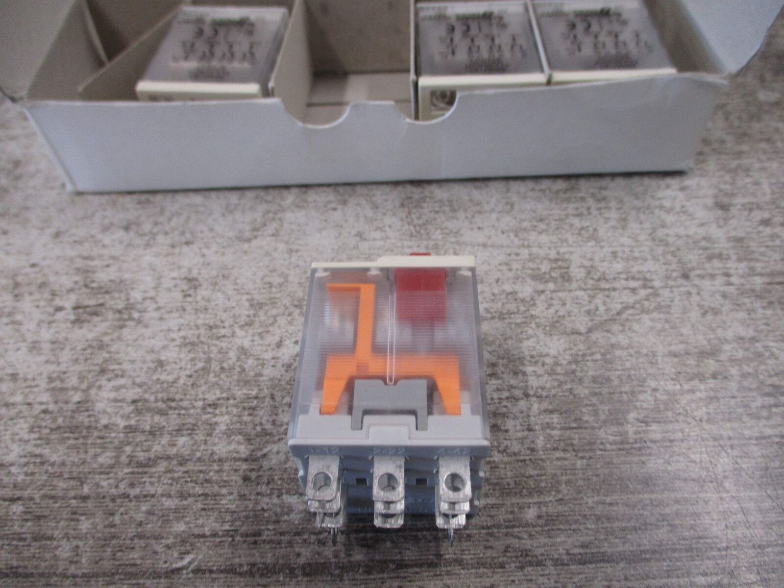 Telemecanique Relay RPM31B7 24V * Box of 8* New Surplus