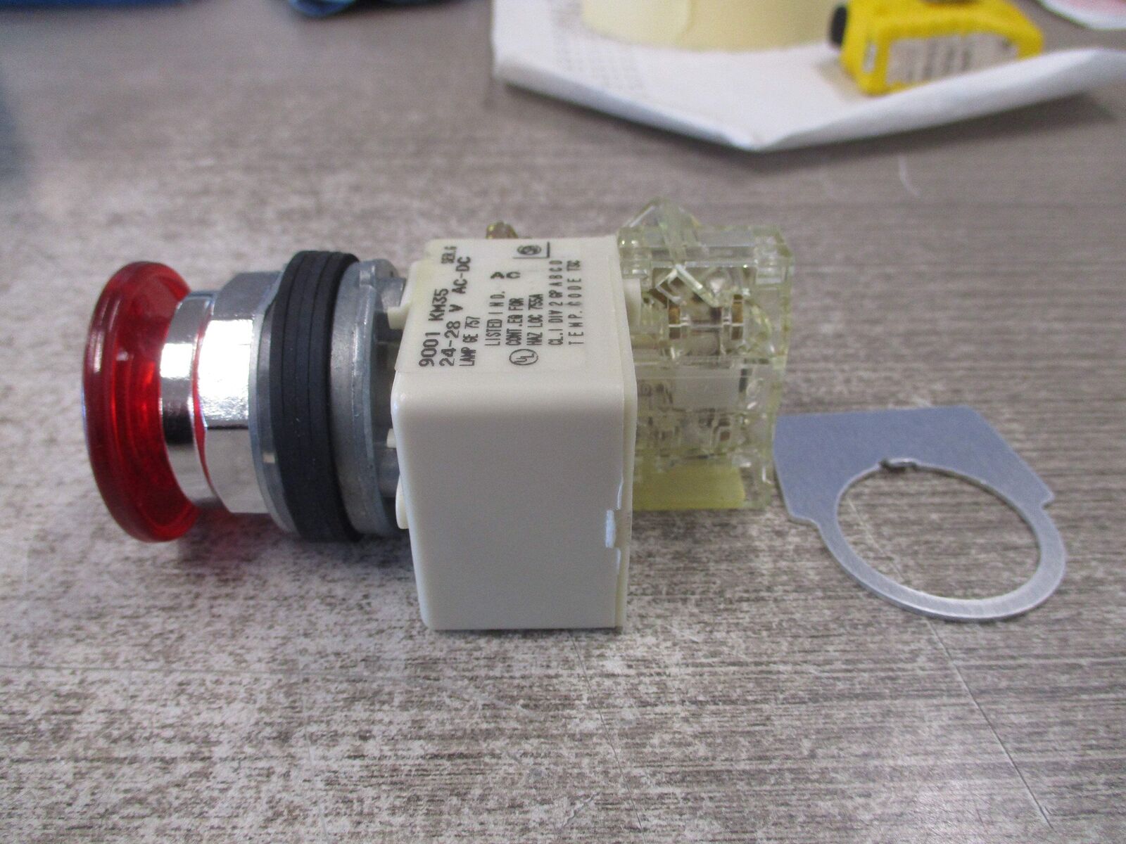 Square D Illuminated Push Button 9001 KR9P35RH13 New Surplus