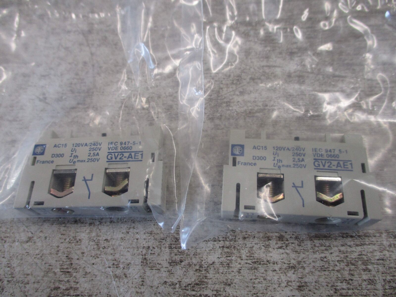 Telemecanique Plug In Aux GV2 AE1 * Box of 2 * New Surplus