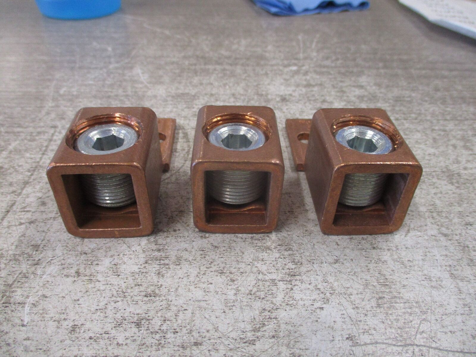 Ilsco Mechanical Copper Lug D3290 4-500MCM *Lot of 3* Used