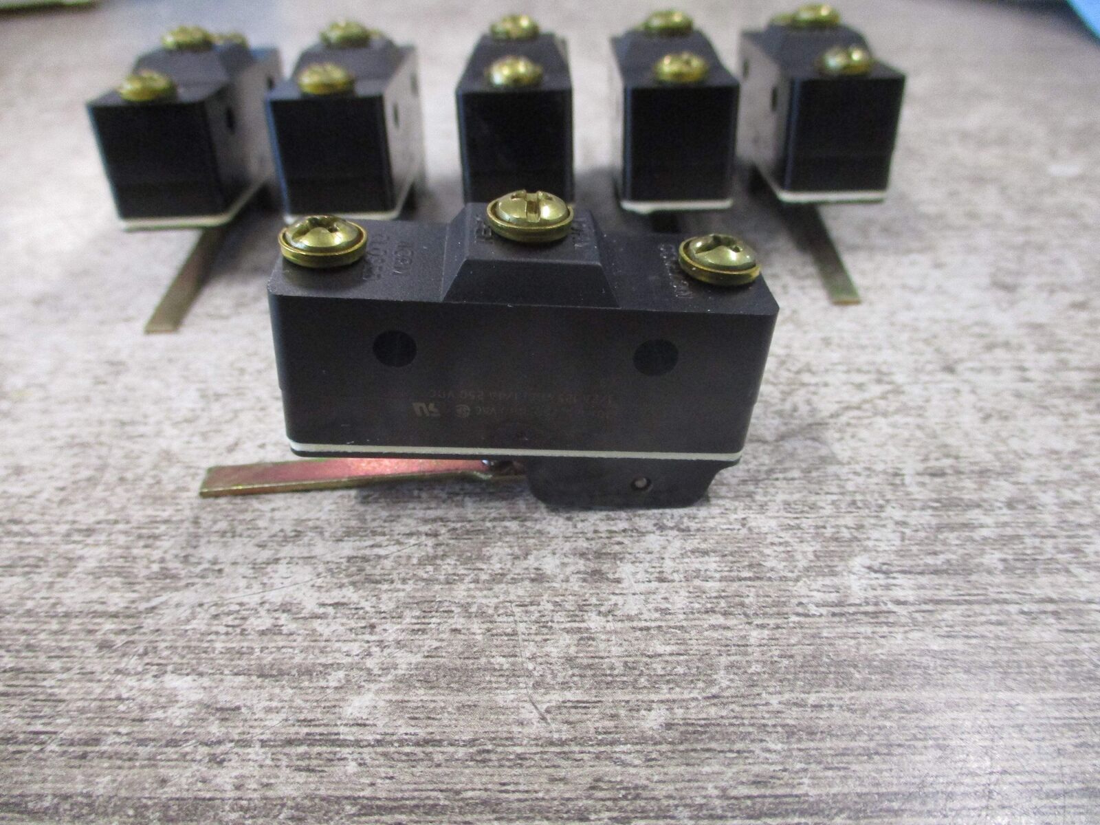 Honeywell Micro Switch Basic Switch BZ-7RW8055151-A2-S 10A 125/250/480VAC *Box o