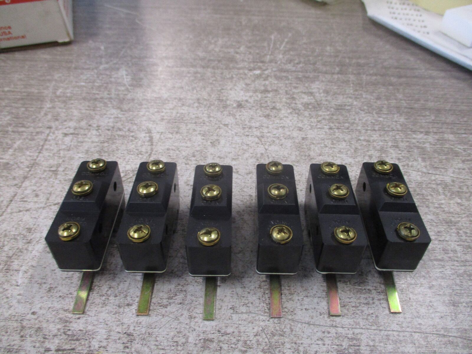 Honeywell Micro Switch Basic Switch BZ-7RW8055151-A2-S 10A 125/250/480VAC *Box o