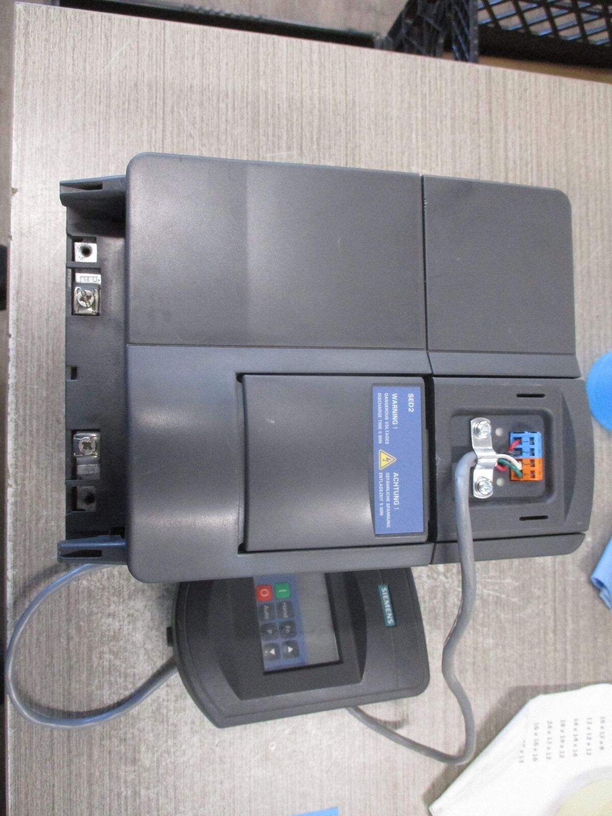 Siemens SED2-7.5/22X AC Drive 6SE6436-2UC27-5CA0 10HP 3Ph Input:200-240V +10%-10