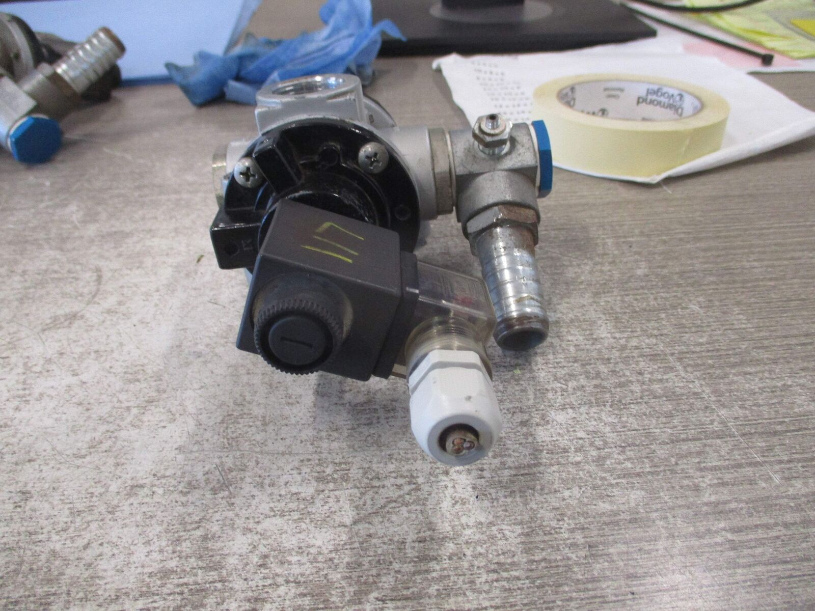 Univer Poppet Valve AG-3041 24V Coil Used