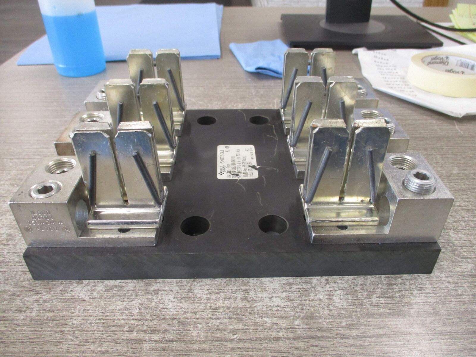 Gould Shawmut Fuse Block 64033J 400A 600V 3P Used