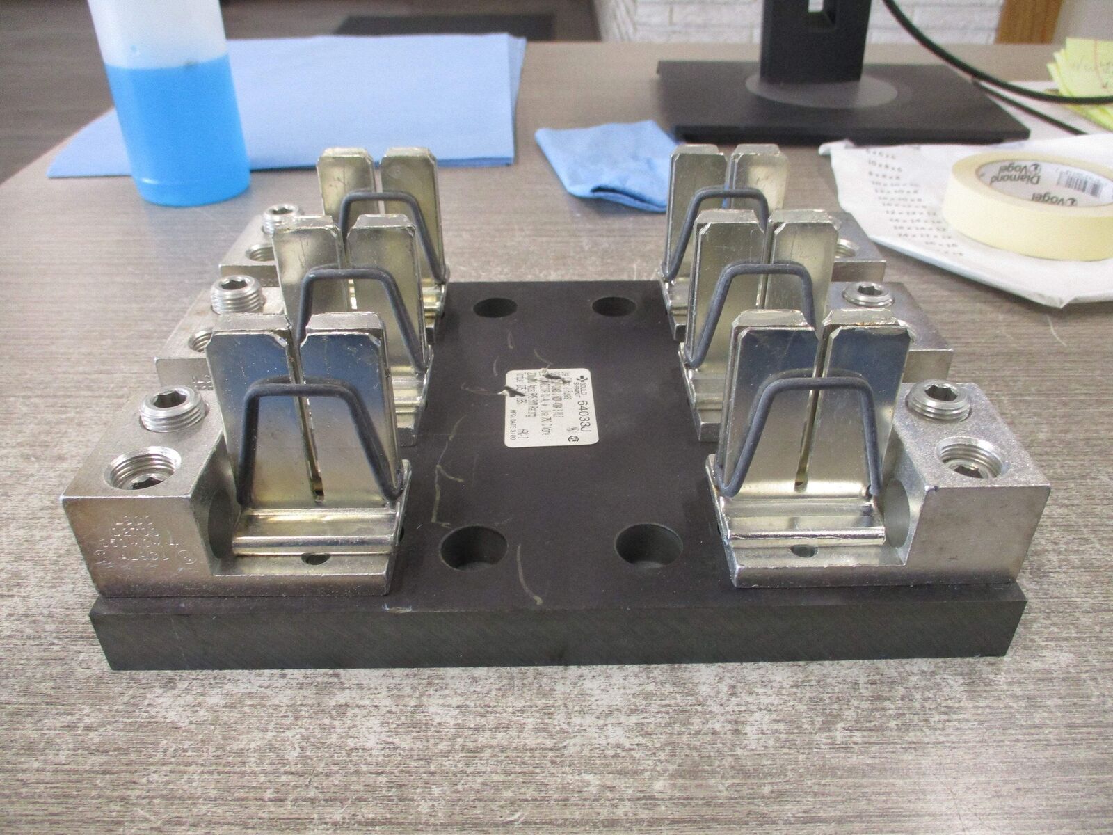 Gould Shawmut Fuse Block 64033J 400A 600V 3P Used