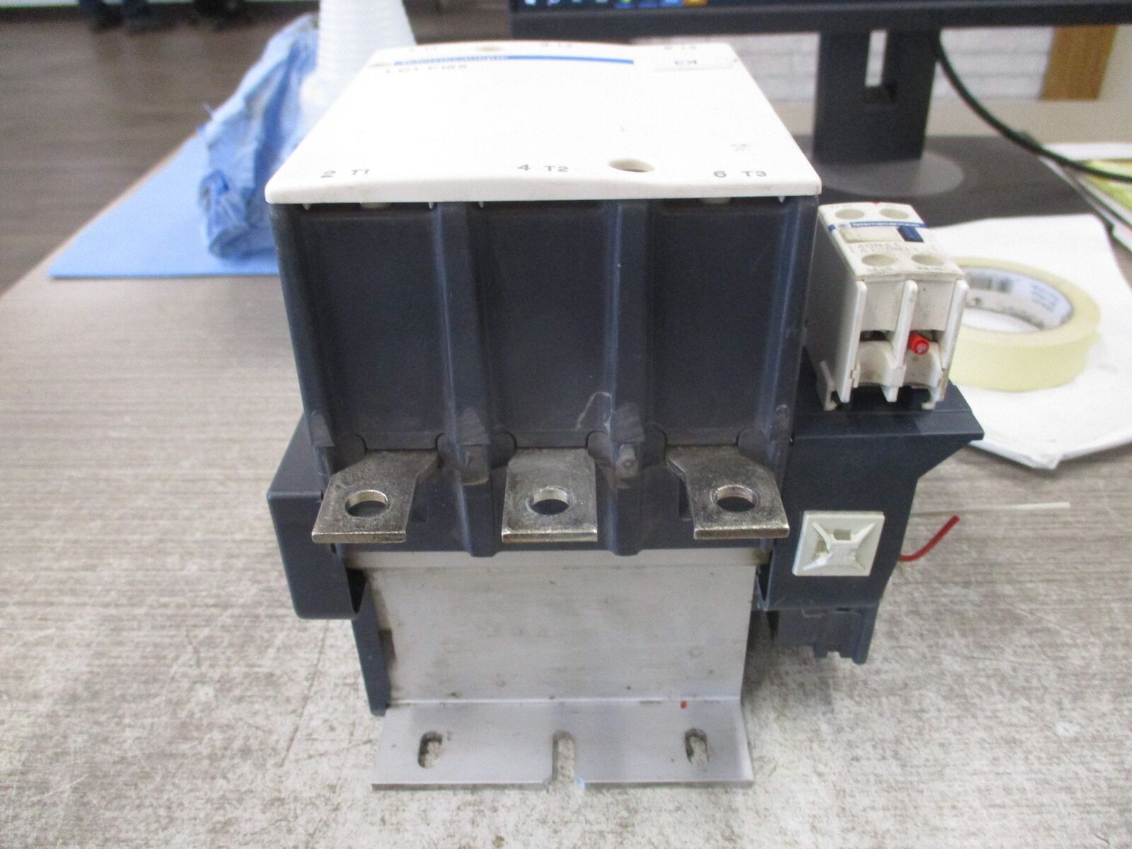 Telemecanique Contactor LC1 F185 115-120V Coil (1) Aux Contact Block Used