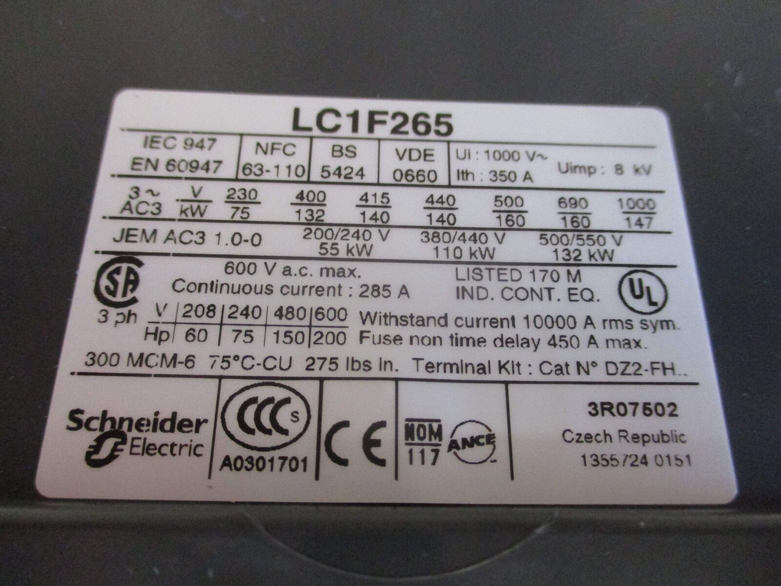 Telemecanique Contactor LC1F265 120-127V Coil 40-400 Hz 285A 600V *Chipped Coil