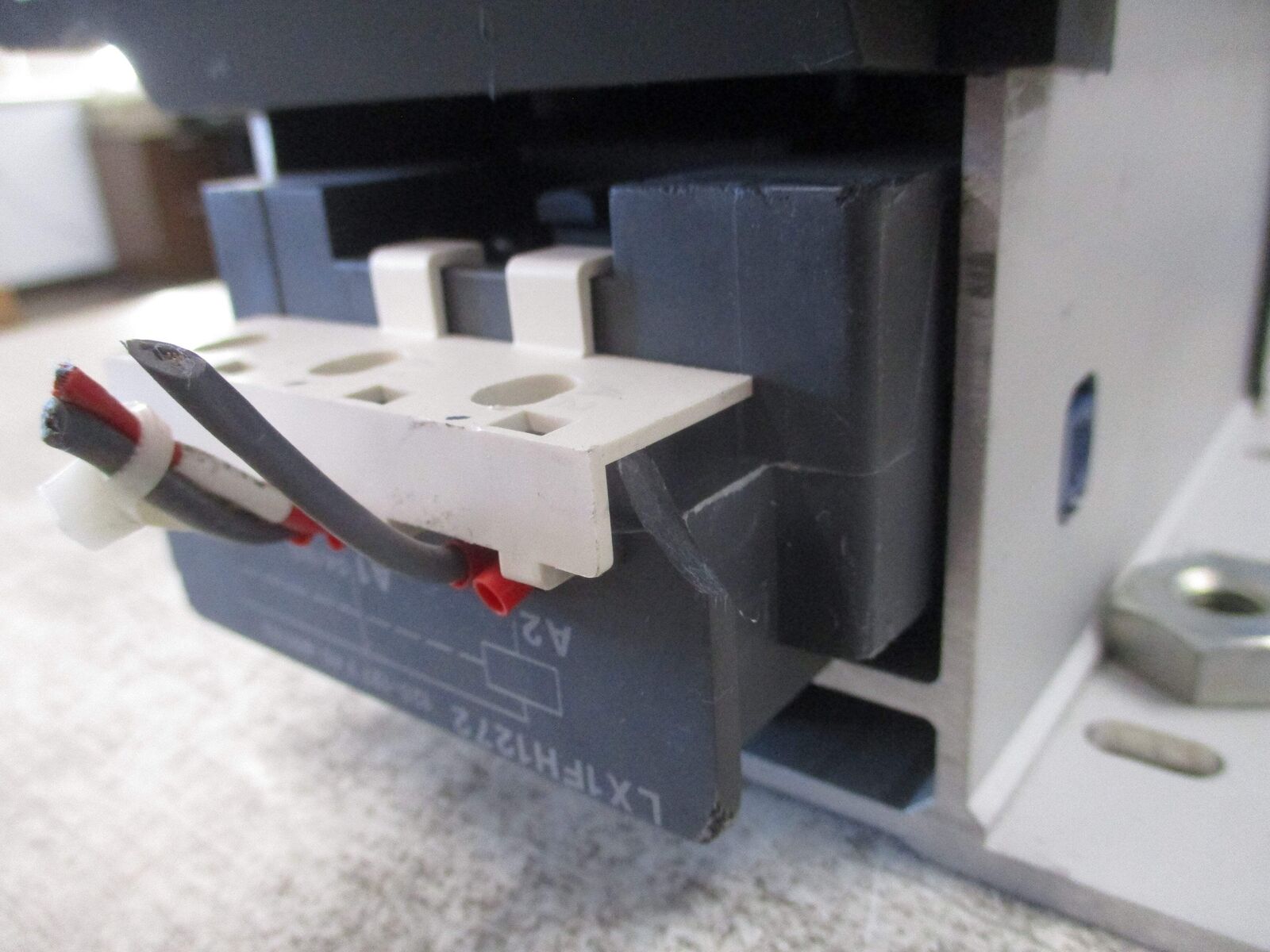 Telemecanique Contactor LC1F265 120-127V Coil 40-400 Hz 285A 600V *Chipped Coil