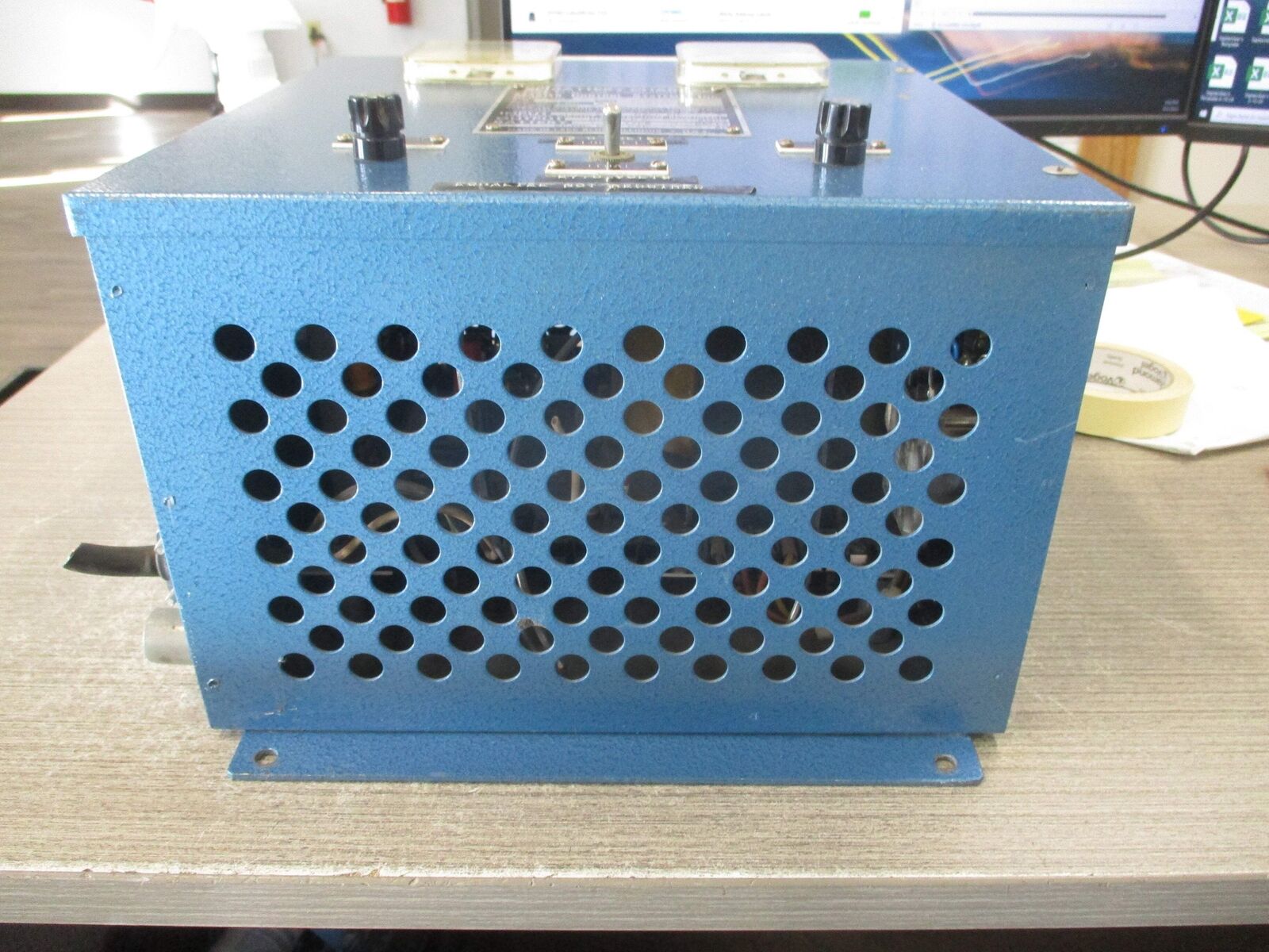 MCS MBC 7C-24V-10A-L6A Battery Charger 603 332-1 Input: 117V 60Hz 1Ph 6A Output: