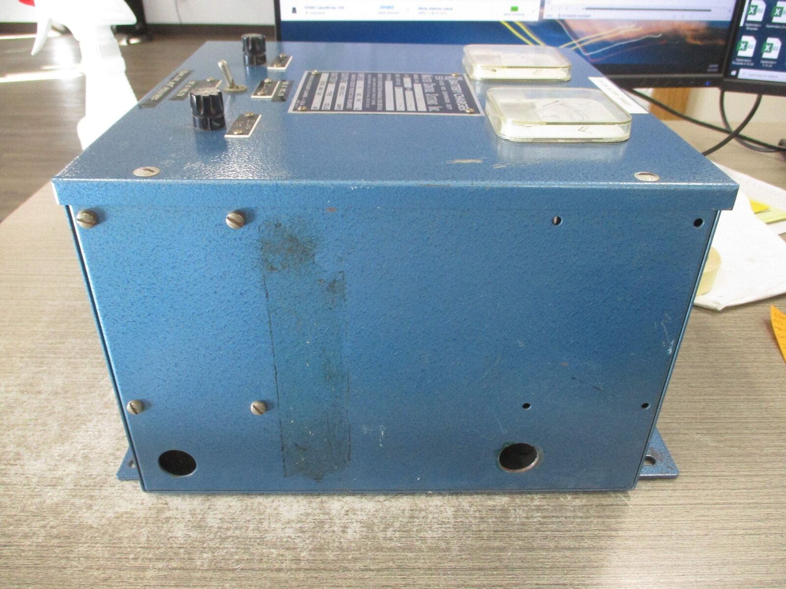 MCS MBC 7C-24V-10A-L6A Battery Charger 603 332-1 Input: 117V 60Hz 1Ph 6A Output: