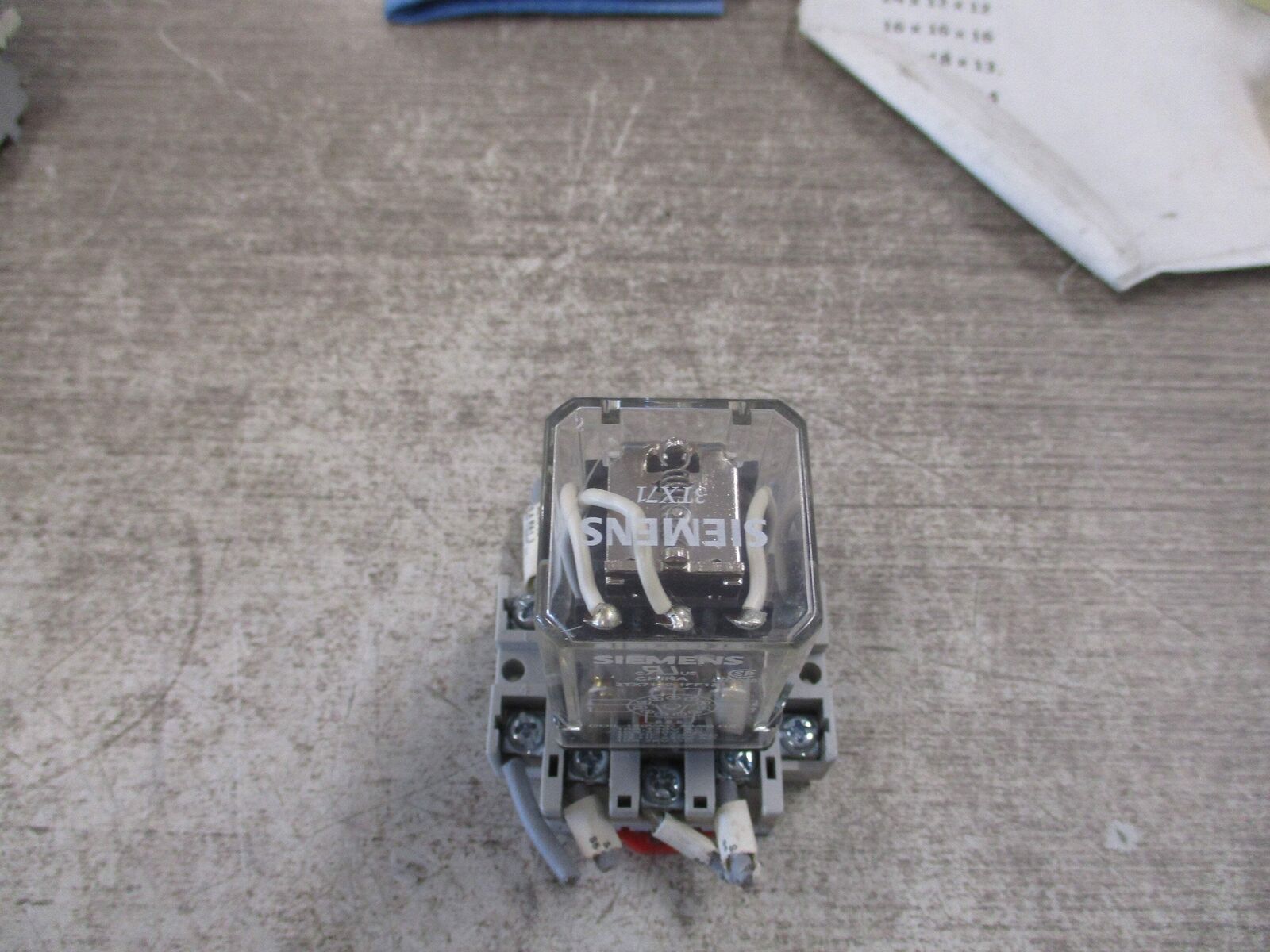 Siemens Relay 3TX7120-1FF13 120V W/Base Used